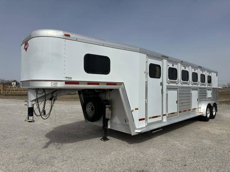 2000 Hart Trailers 5H GN w/ Air Ride Horse Trailer Gooseneck Horse Trailers