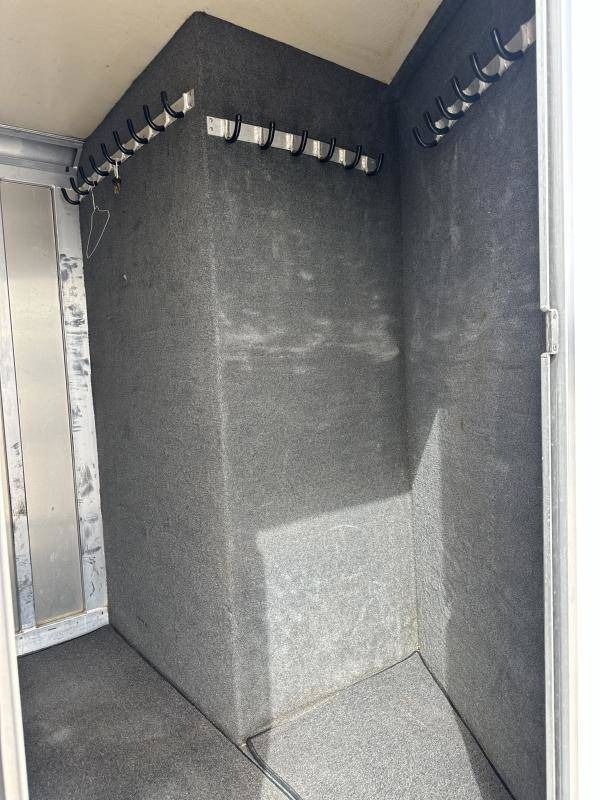 2000 Hart Trailers 5H GN w/ Air Ride Horse Trailer Gooseneck Horse Trailers