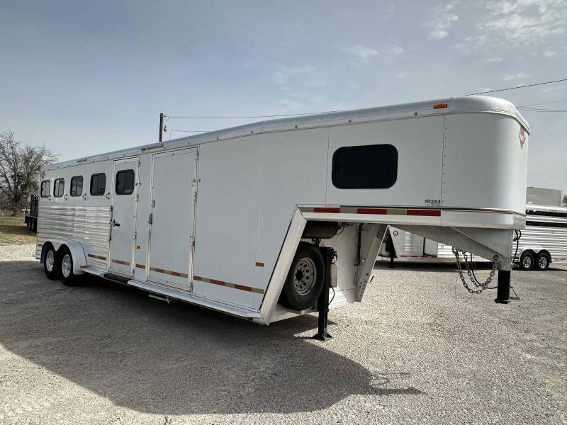 2000 Hart Trailers 5H GN w/ Air Ride Horse Trailer Gooseneck Horse Trailers