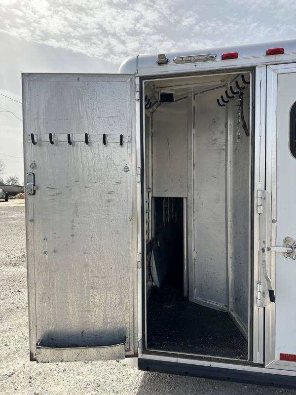 2000 Hart Trailers 5H GN w/ Air Ride Horse Trailer Gooseneck Horse Trailers