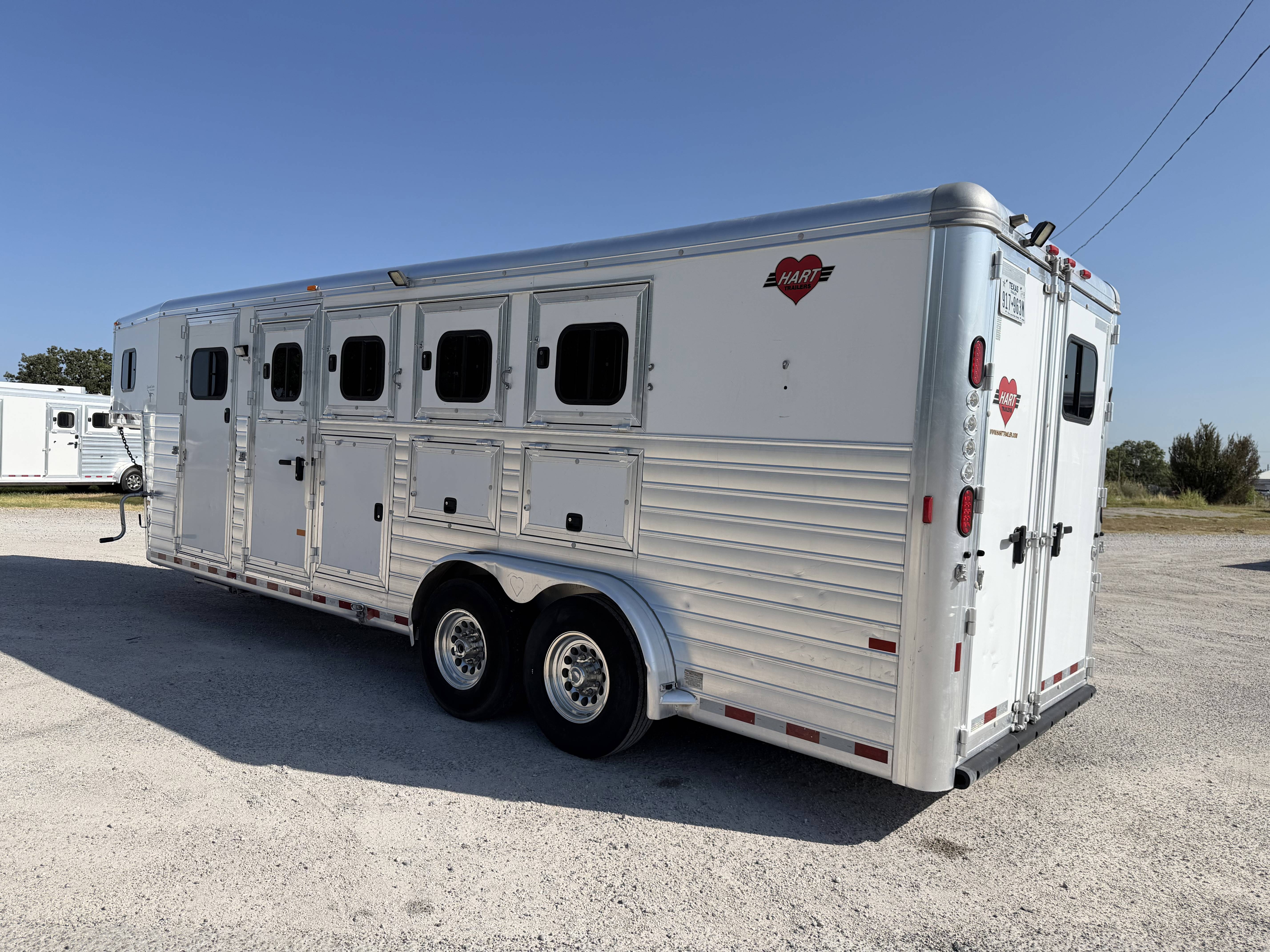 2016 Hart Trailers 4H GN w/ 4' DR Gooseneck Horse Trailers