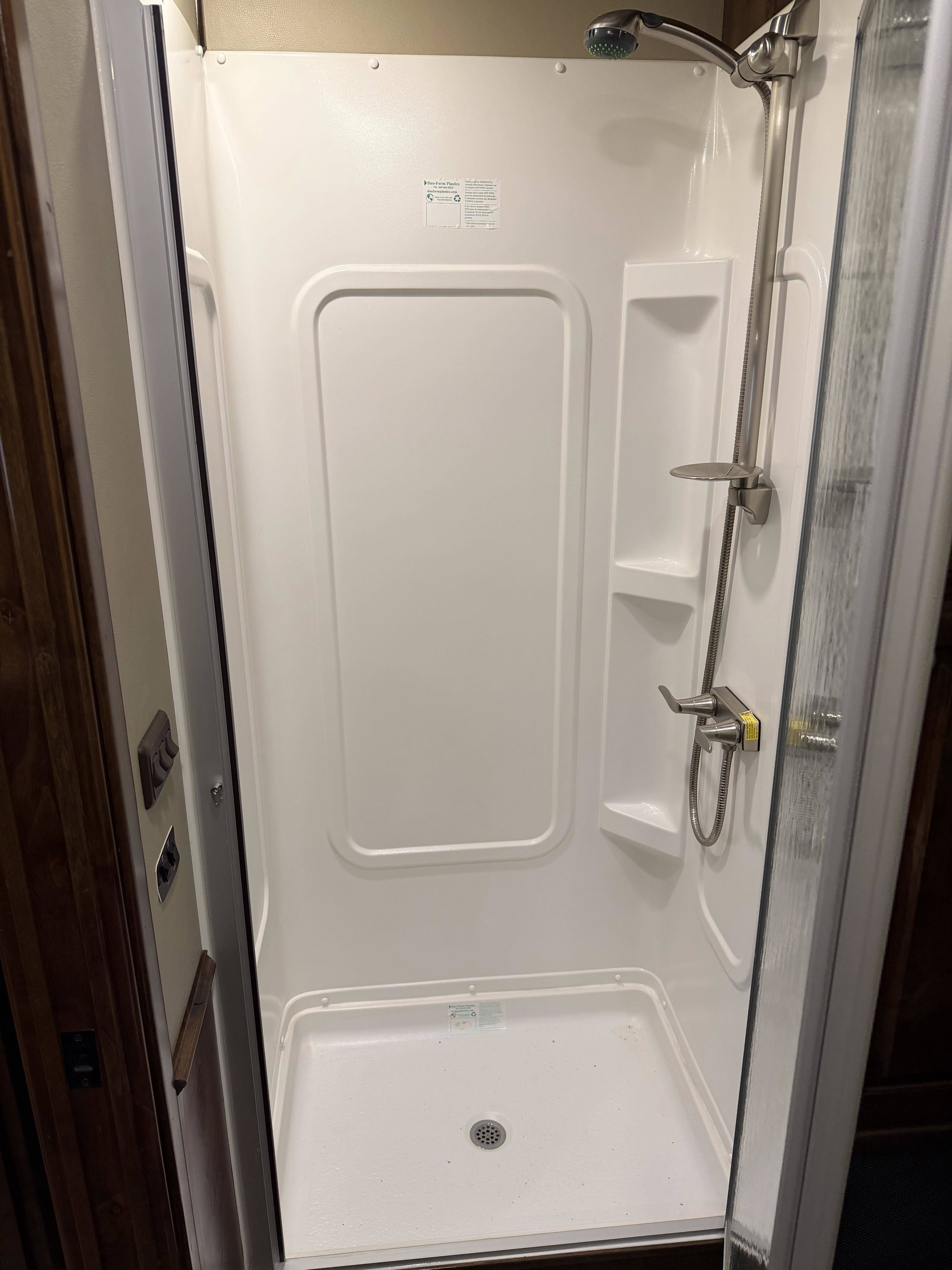 2019 Elite Trailers 4H 10' SW Living Quarter Trailers