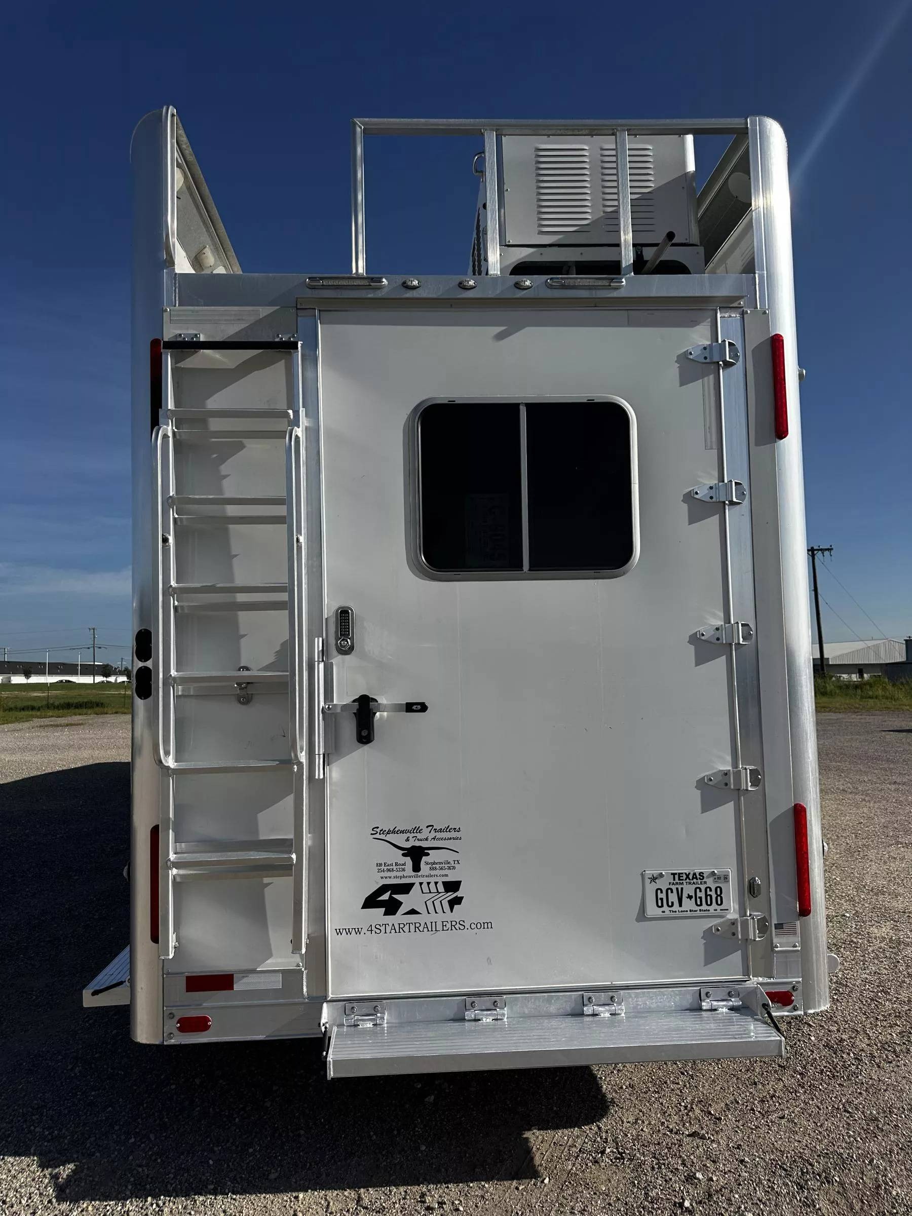 2023 4 Star Trailers 5H 13'6 SW Slide Out Side Load Integrated Pod Horse Trailer Living Quarter Trailers
