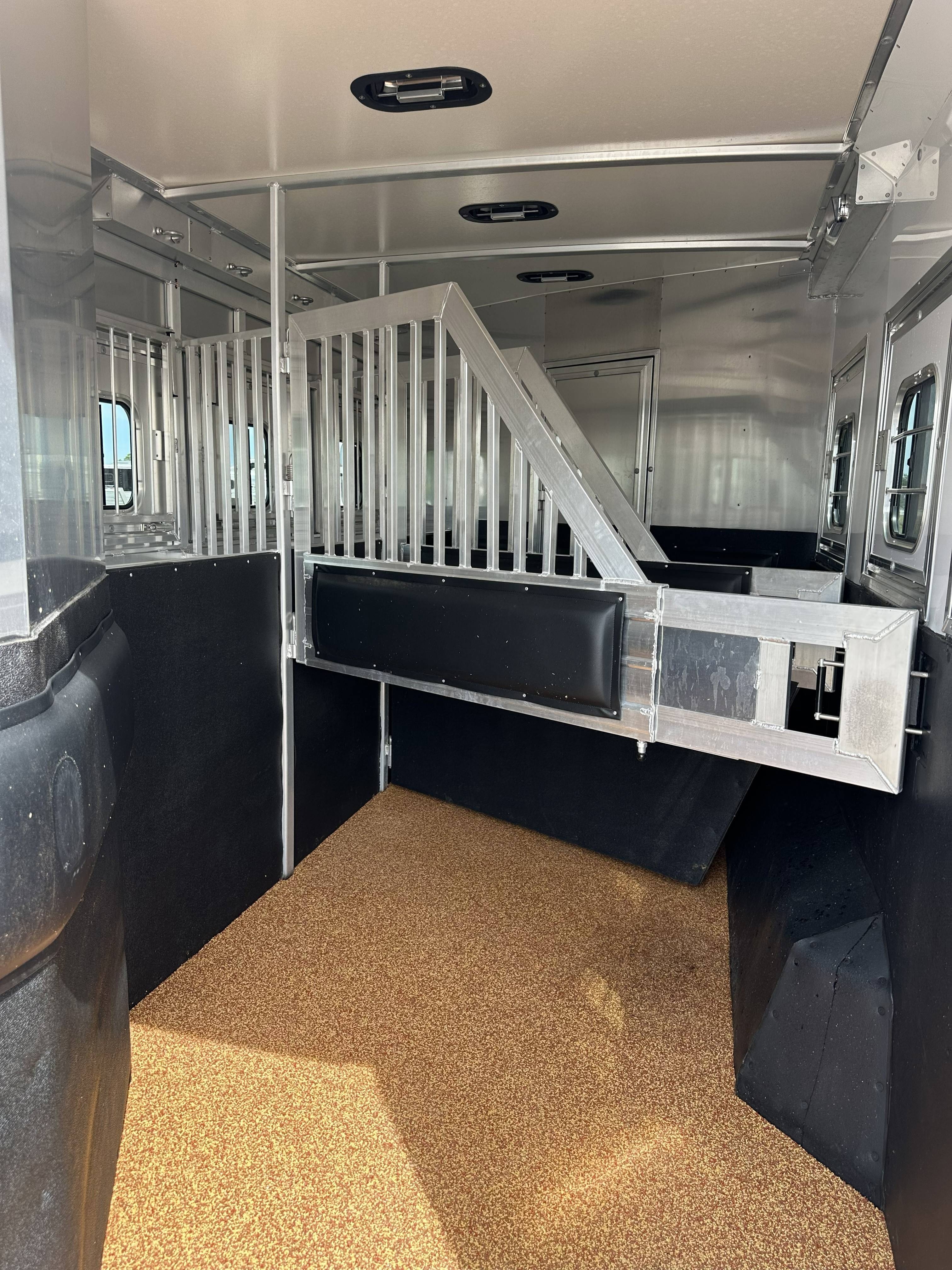 2023 Hart Trailers 3H 15'6 SW Slide Out - Diesel Gen Living Quarter Trailers