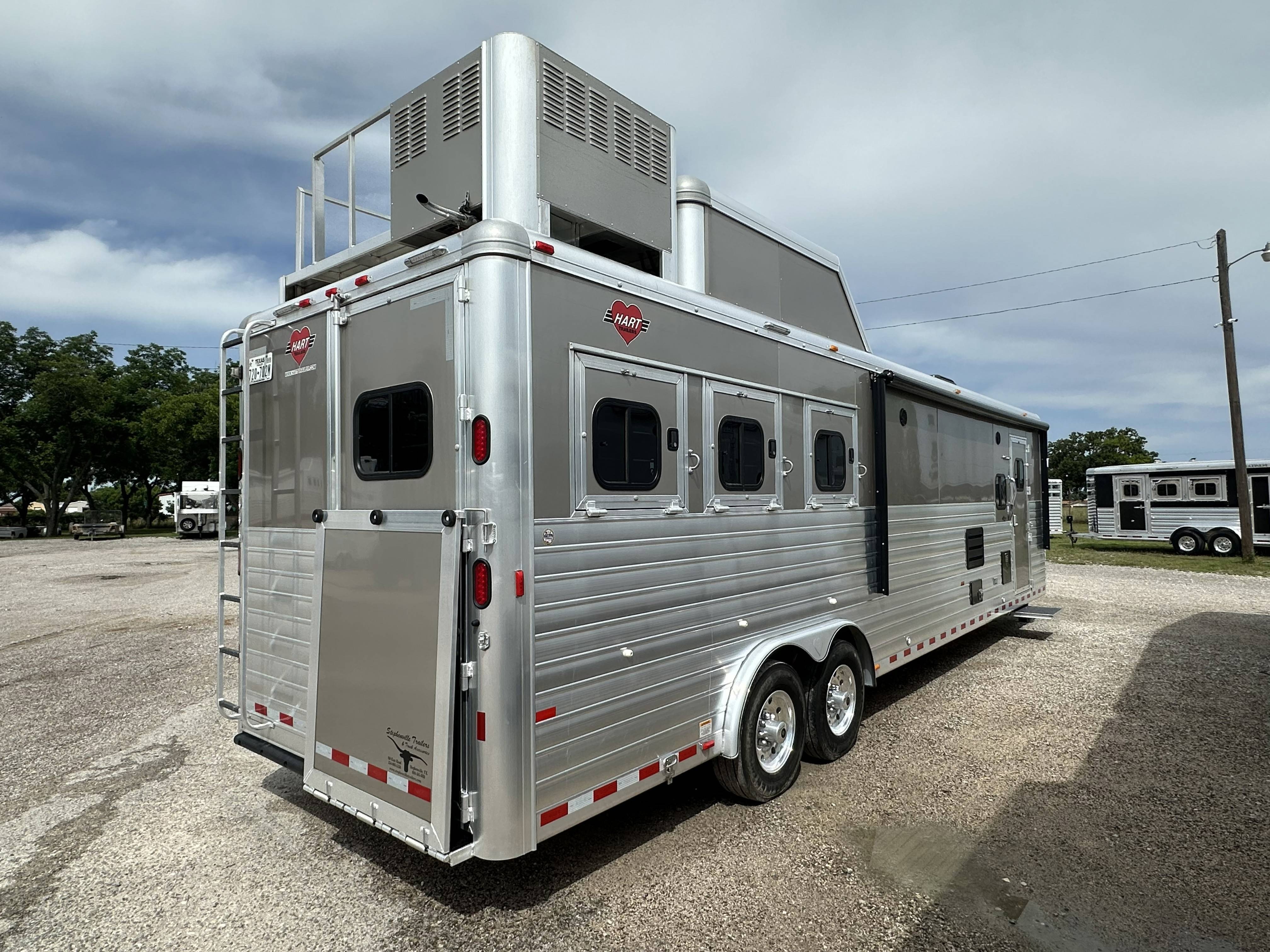 2023 Hart Trailers 3H 15'6 SW Slide Out - Diesel Gen Living Quarter Trailers