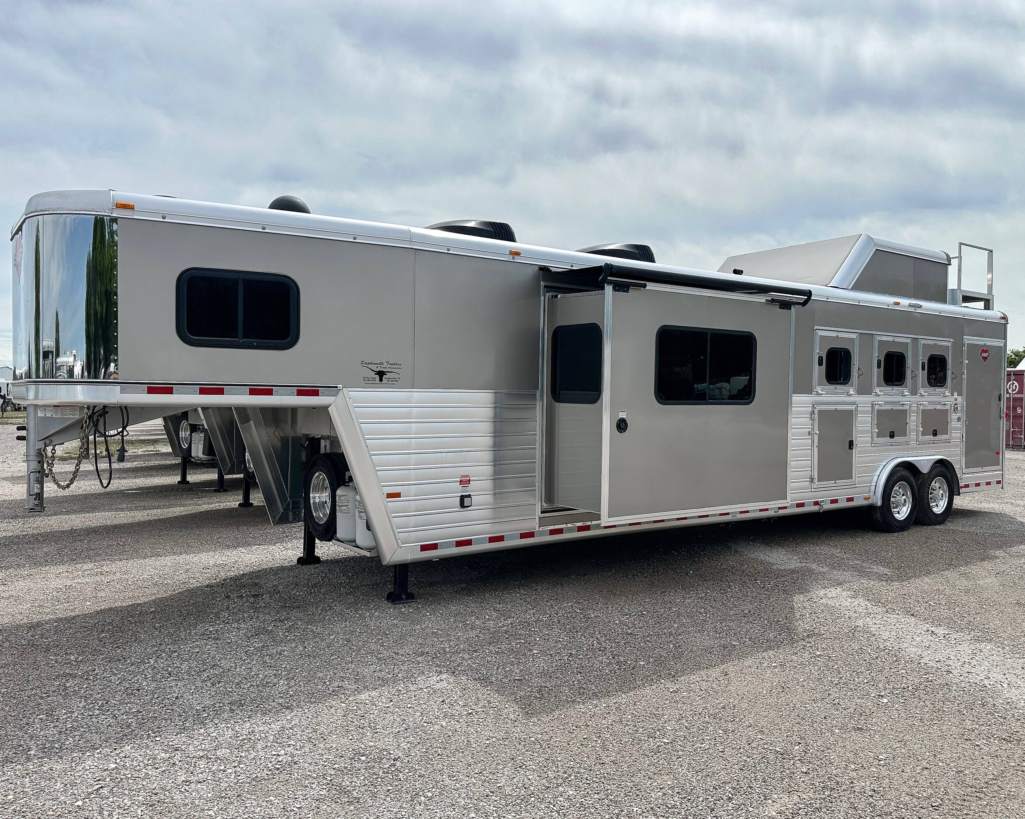 2023 Hart Trailers 3H 15'6 SW Slide Out - Diesel Gen Living Quarter Trailers