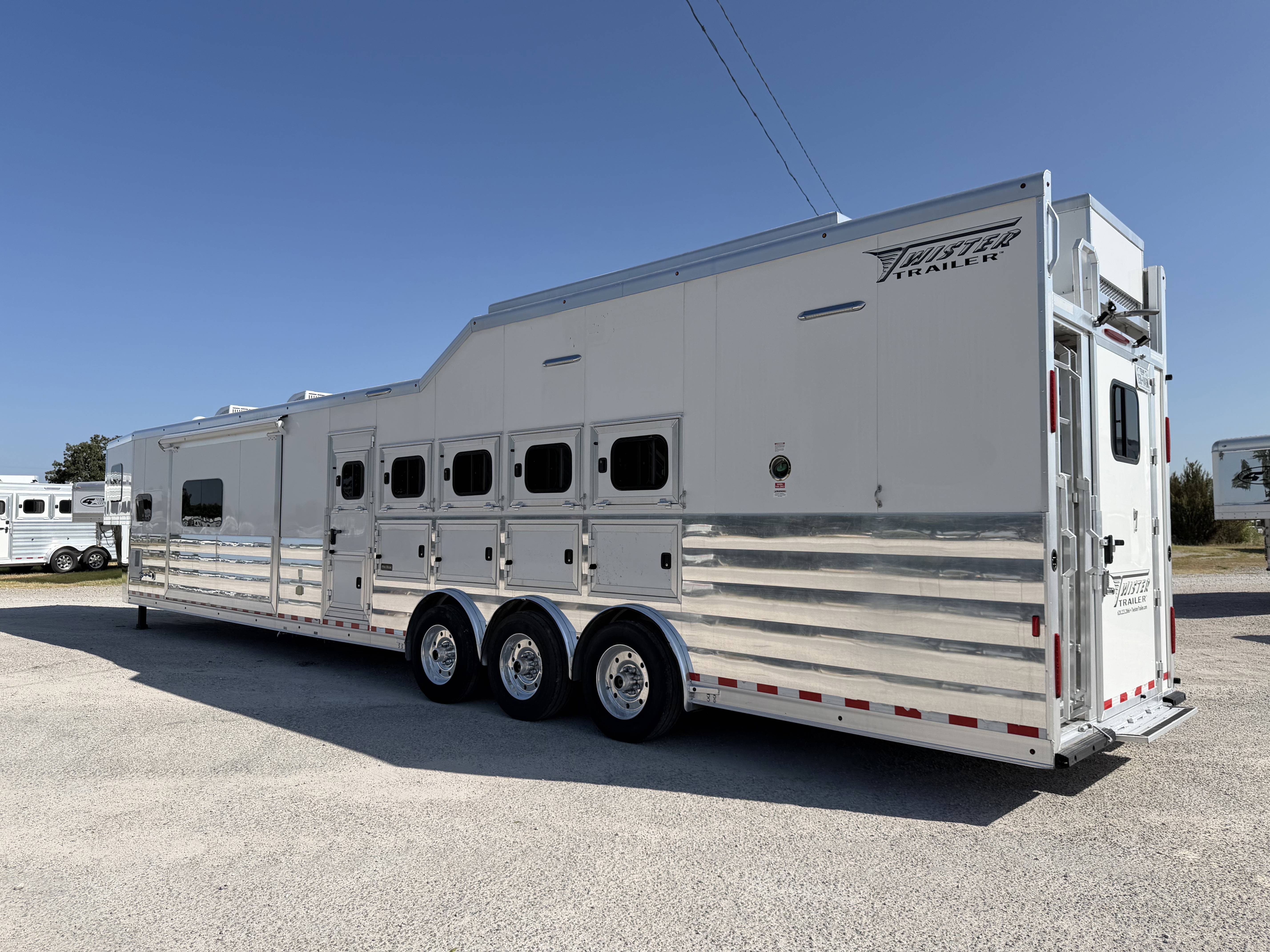 2023 Twister 5H 19' SW Jumbo Slide Side Load - AirRide & Diesel Gen Living Quarter Trailers