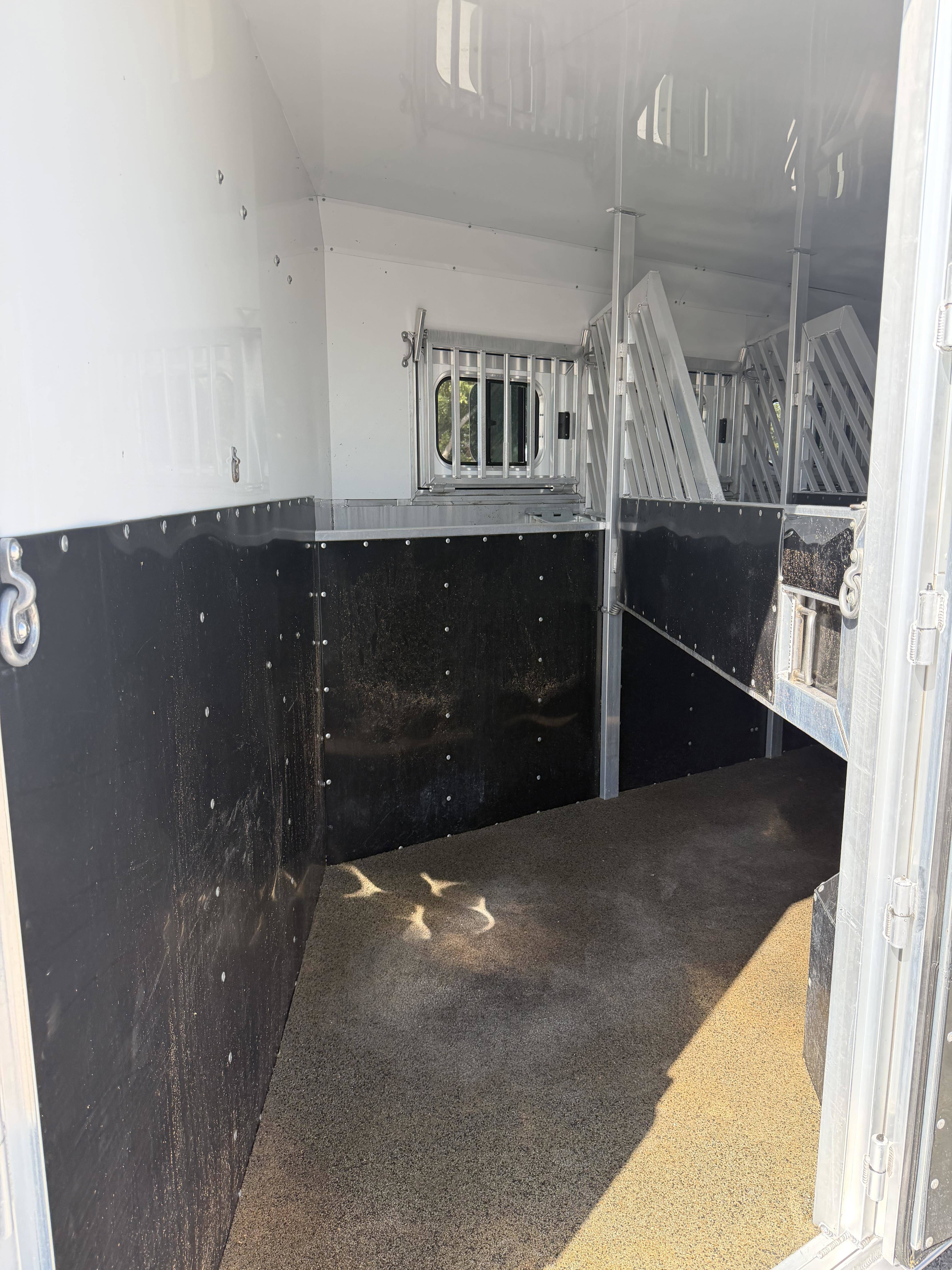 2023 Twister 5H 19' SW Jumbo Slide Side Load - AirRide & Diesel Gen Living Quarter Trailers