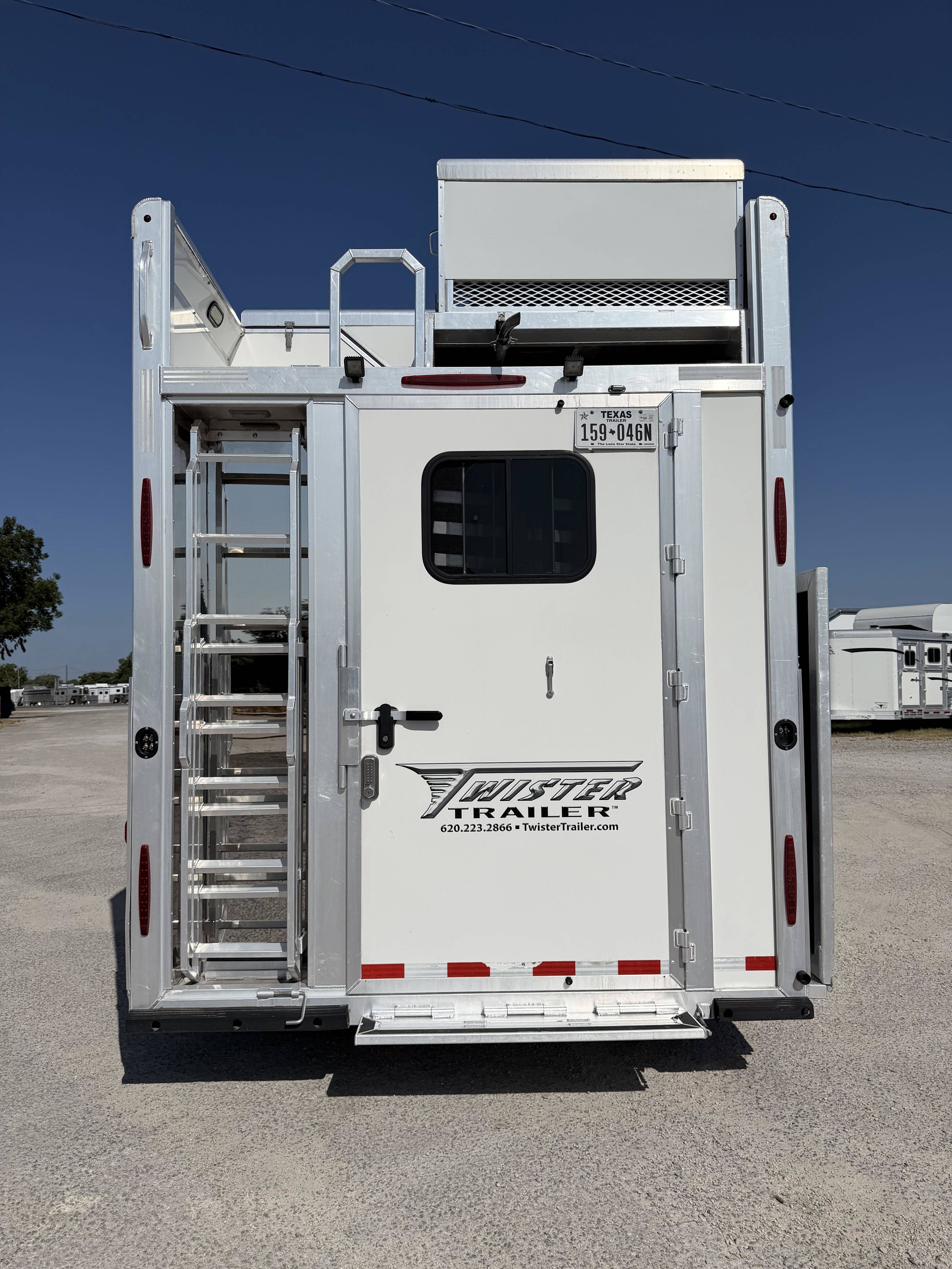 2023 Twister 5H 19' SW Jumbo Slide Side Load - AirRide & Diesel Gen Living Quarter Trailers
