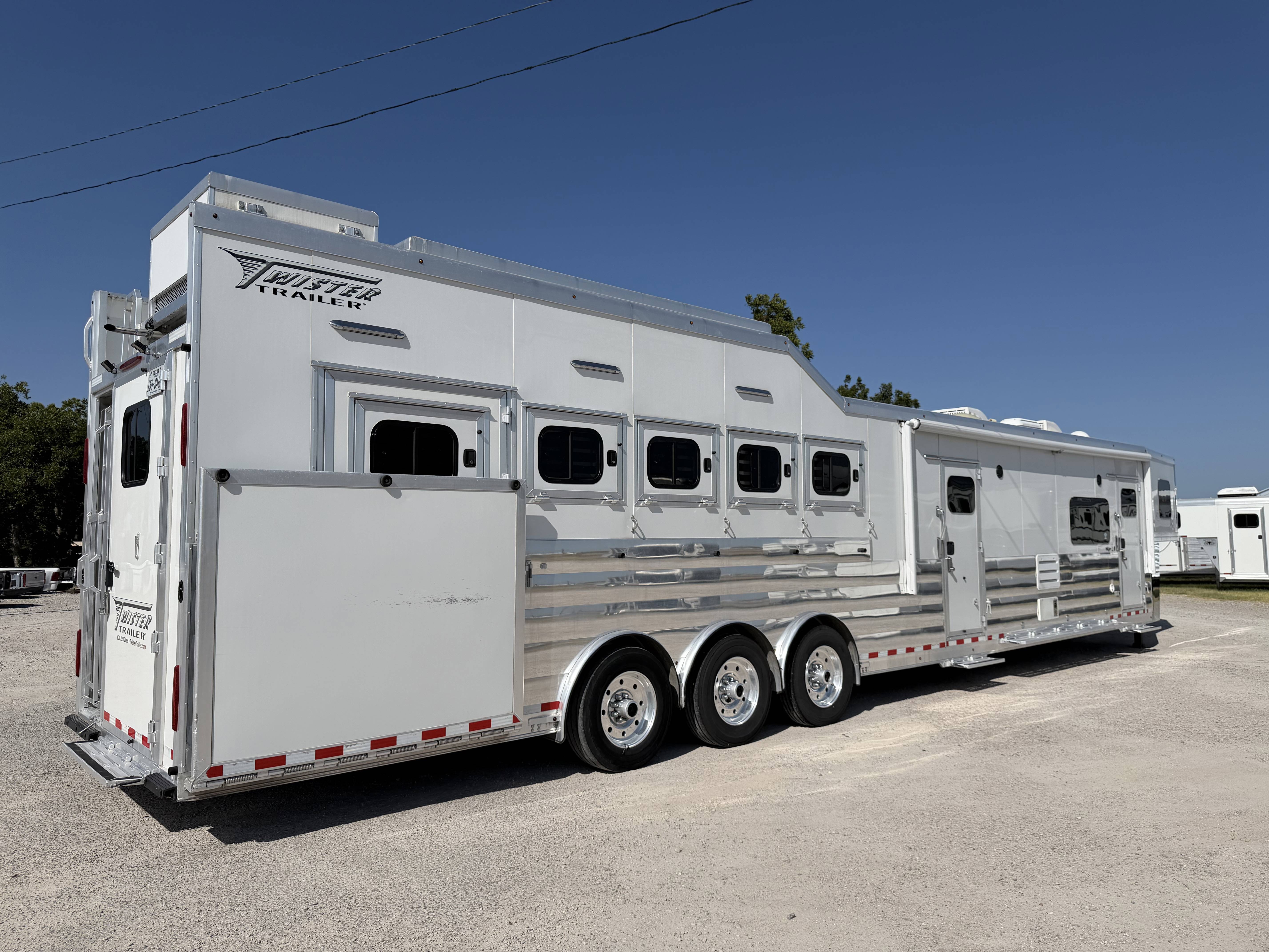 2023 Twister 5H 19' SW Jumbo Slide Side Load - AirRide & Diesel Gen Living Quarter Trailers