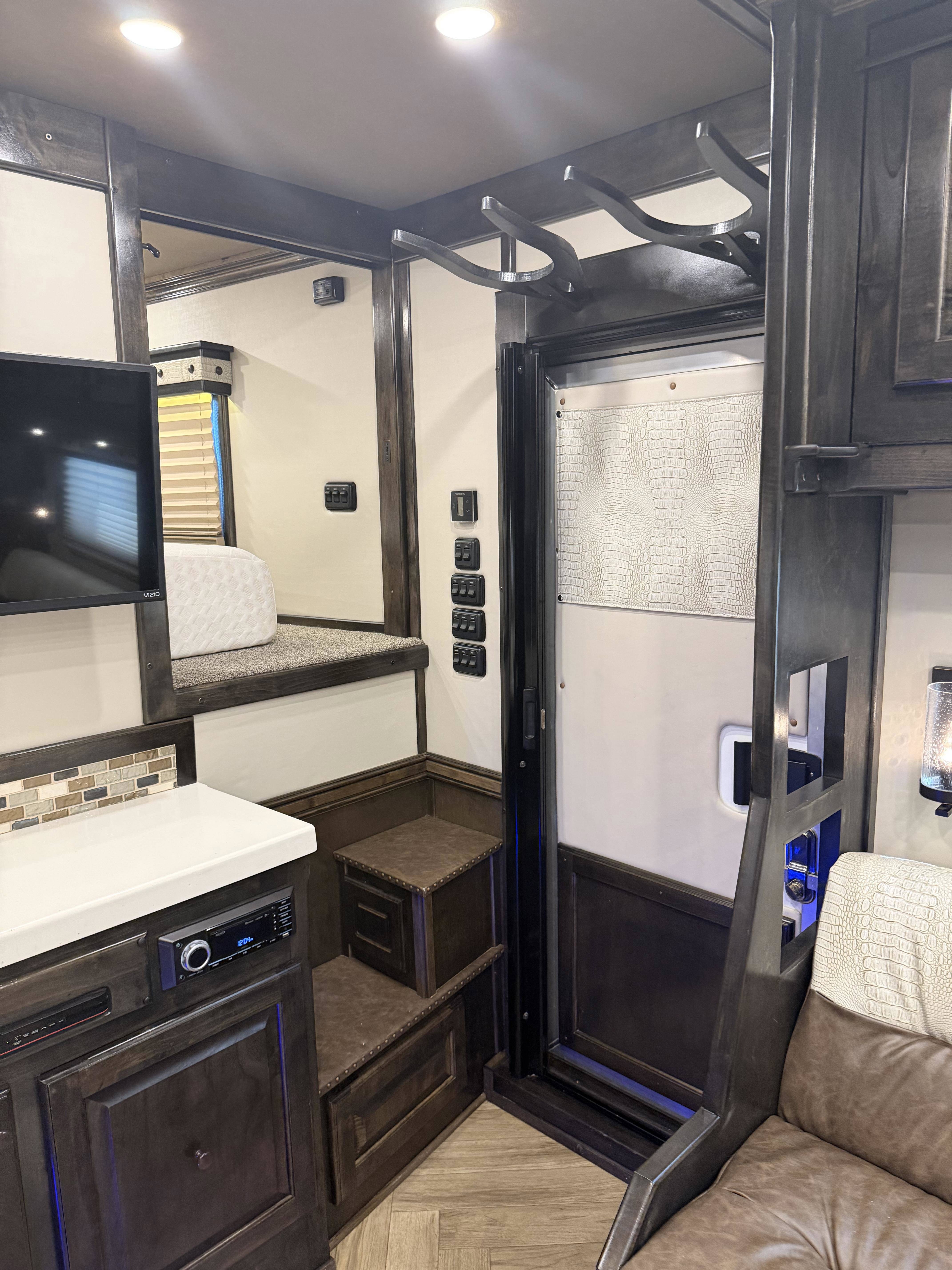 2023 Twister 5H 19' SW Jumbo Slide Side Load - AirRide & Diesel Gen Living Quarter Trailers