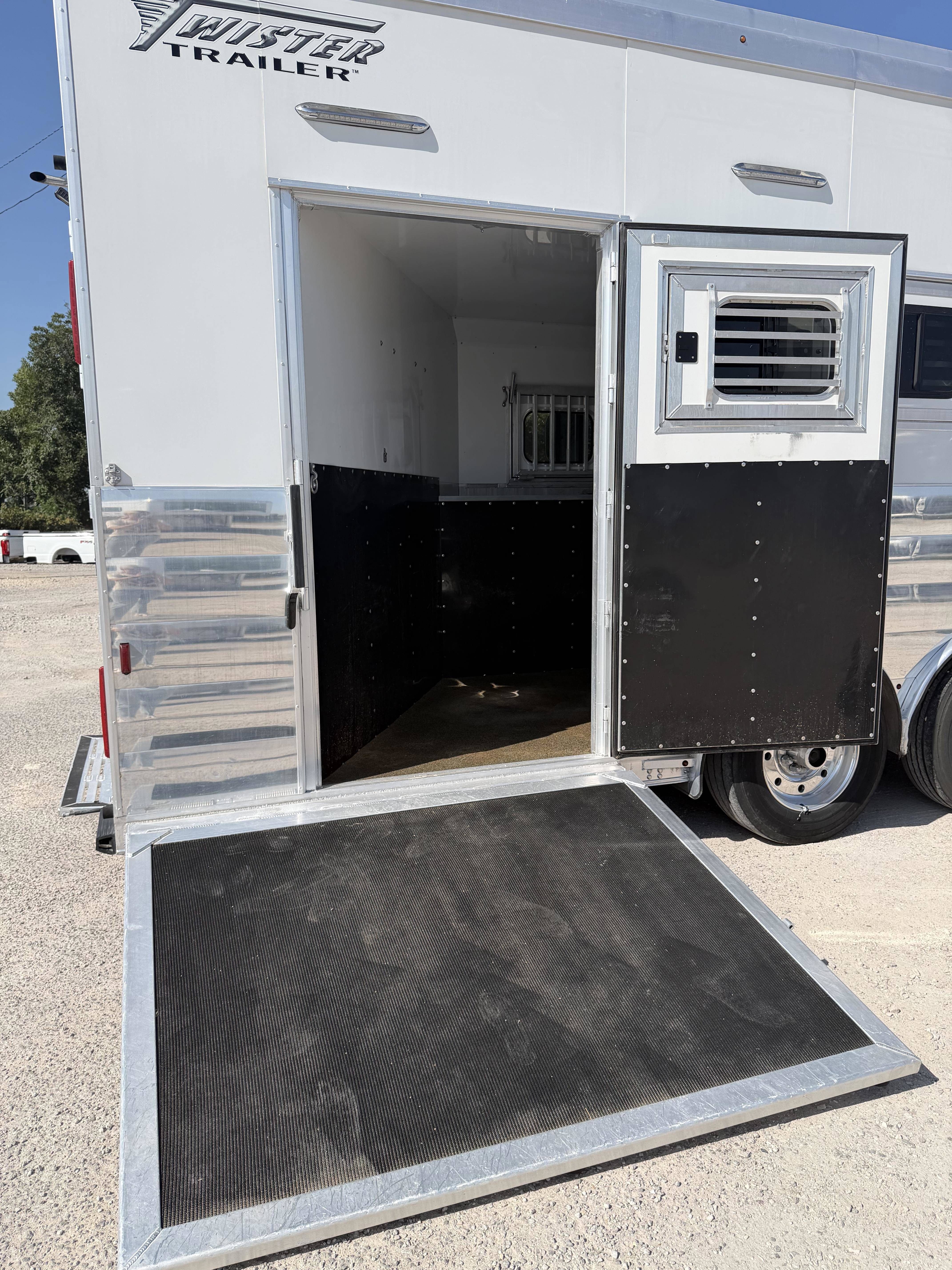 2023 Twister 5H 19' SW Jumbo Slide Side Load - AirRide & Diesel Gen Living Quarter Trailers