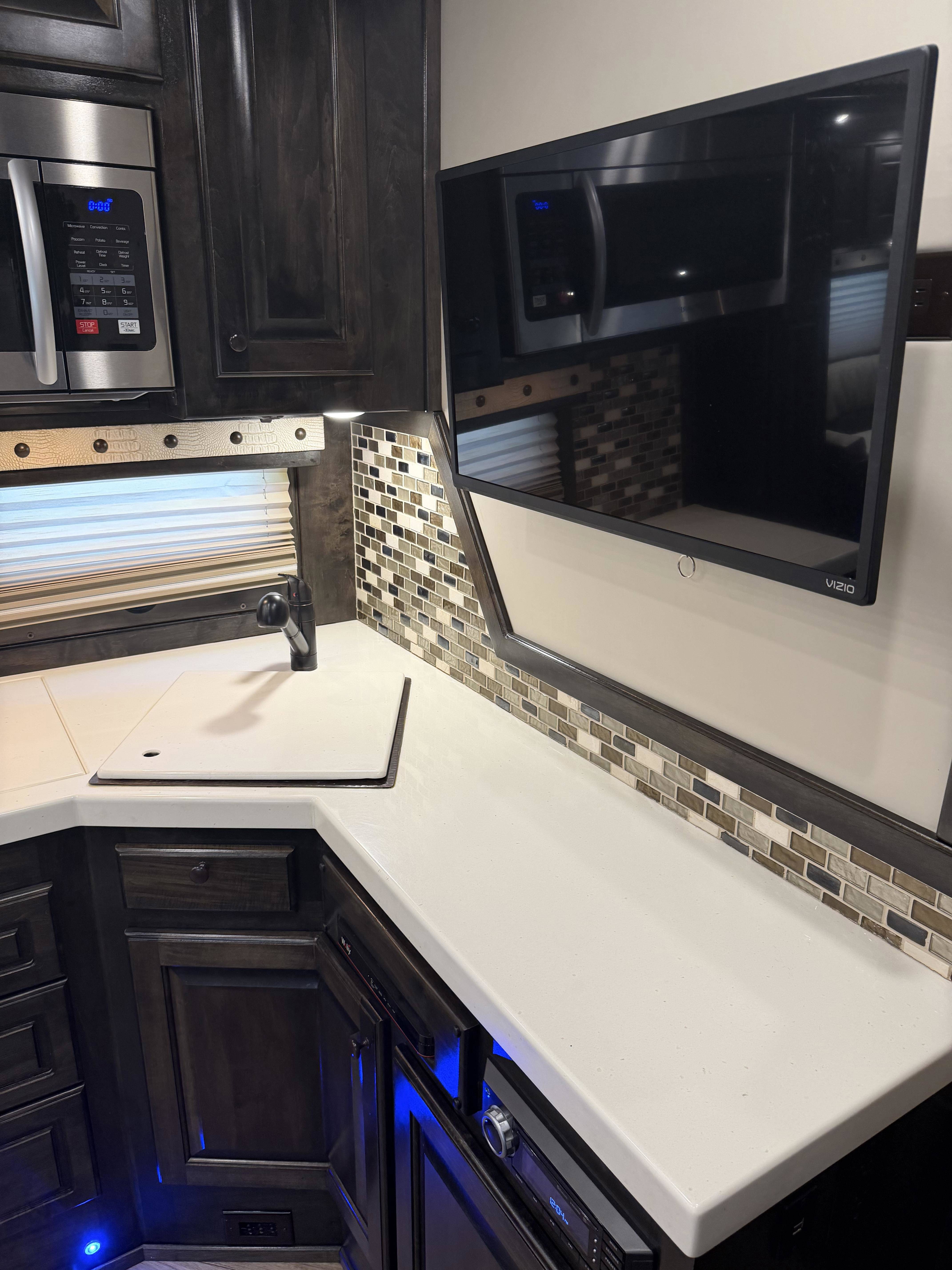 2023 Twister 5H 19' SW Jumbo Slide Side Load - AirRide & Diesel Gen Living Quarter Trailers