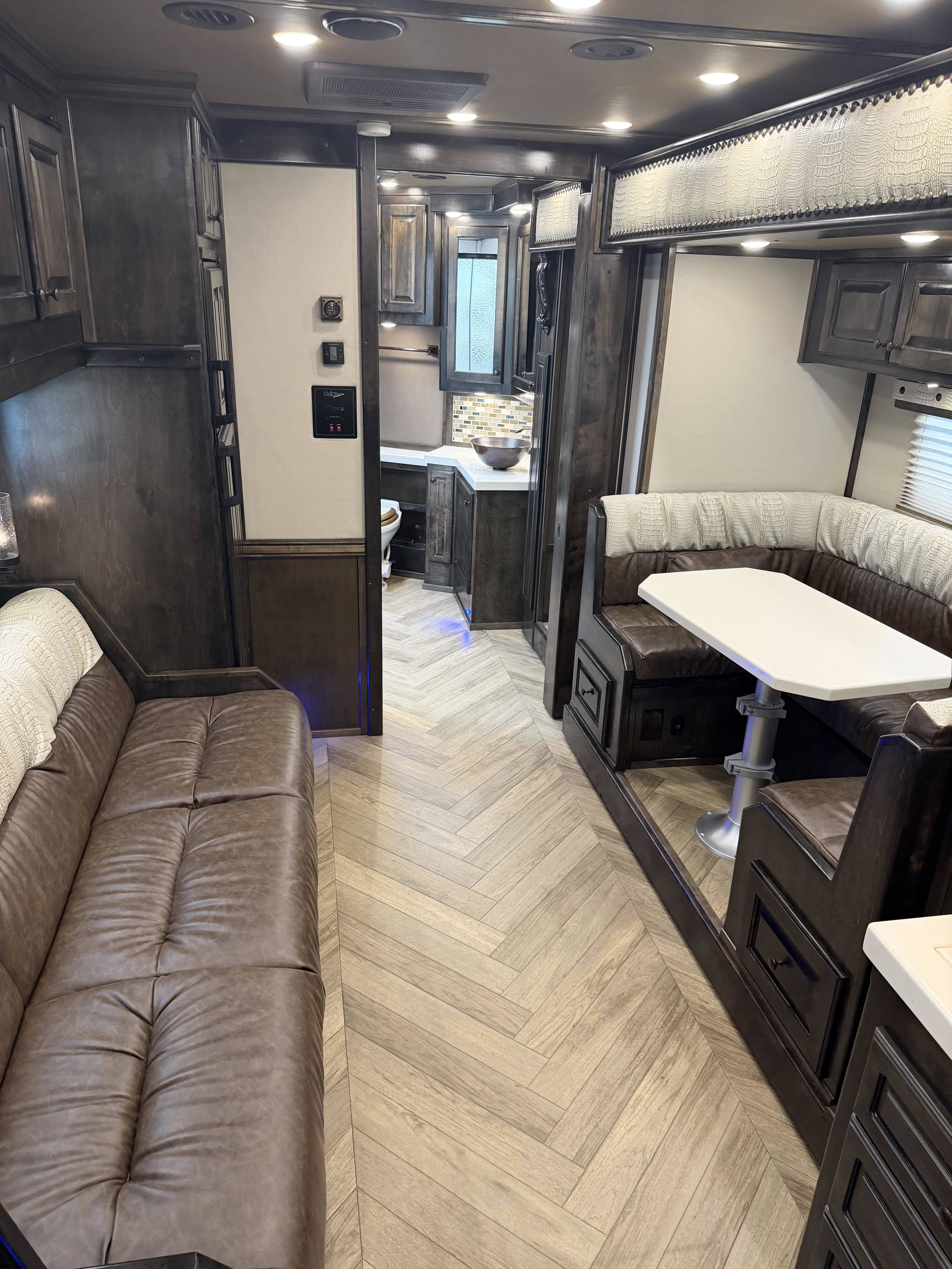 2023 Twister 5H 19' SW Jumbo Slide Side Load - AirRide & Diesel Gen Living Quarter Trailers
