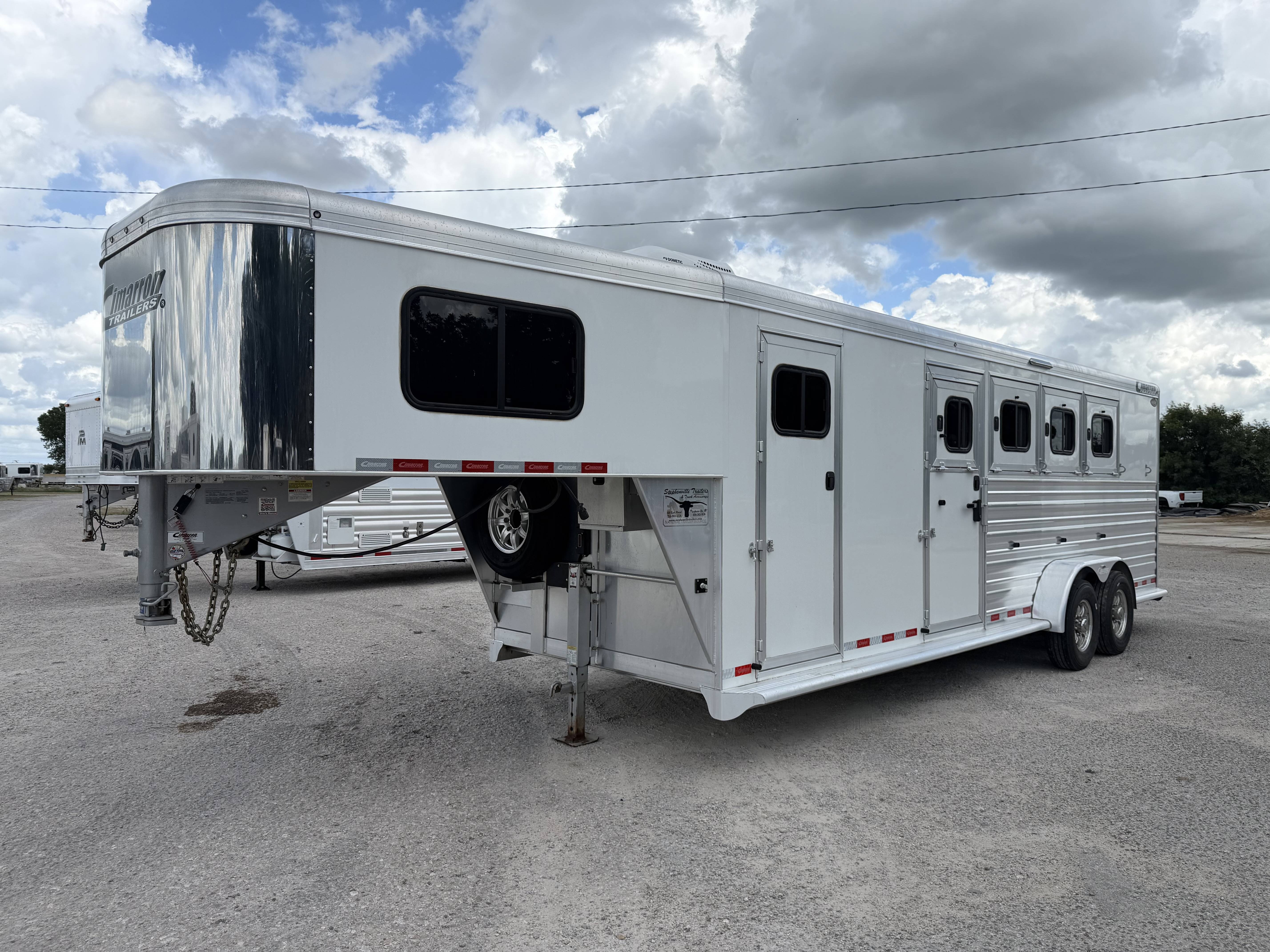 2024 Cimarron Trailers 4H GN w/ Weekender Living Quarter Trailers