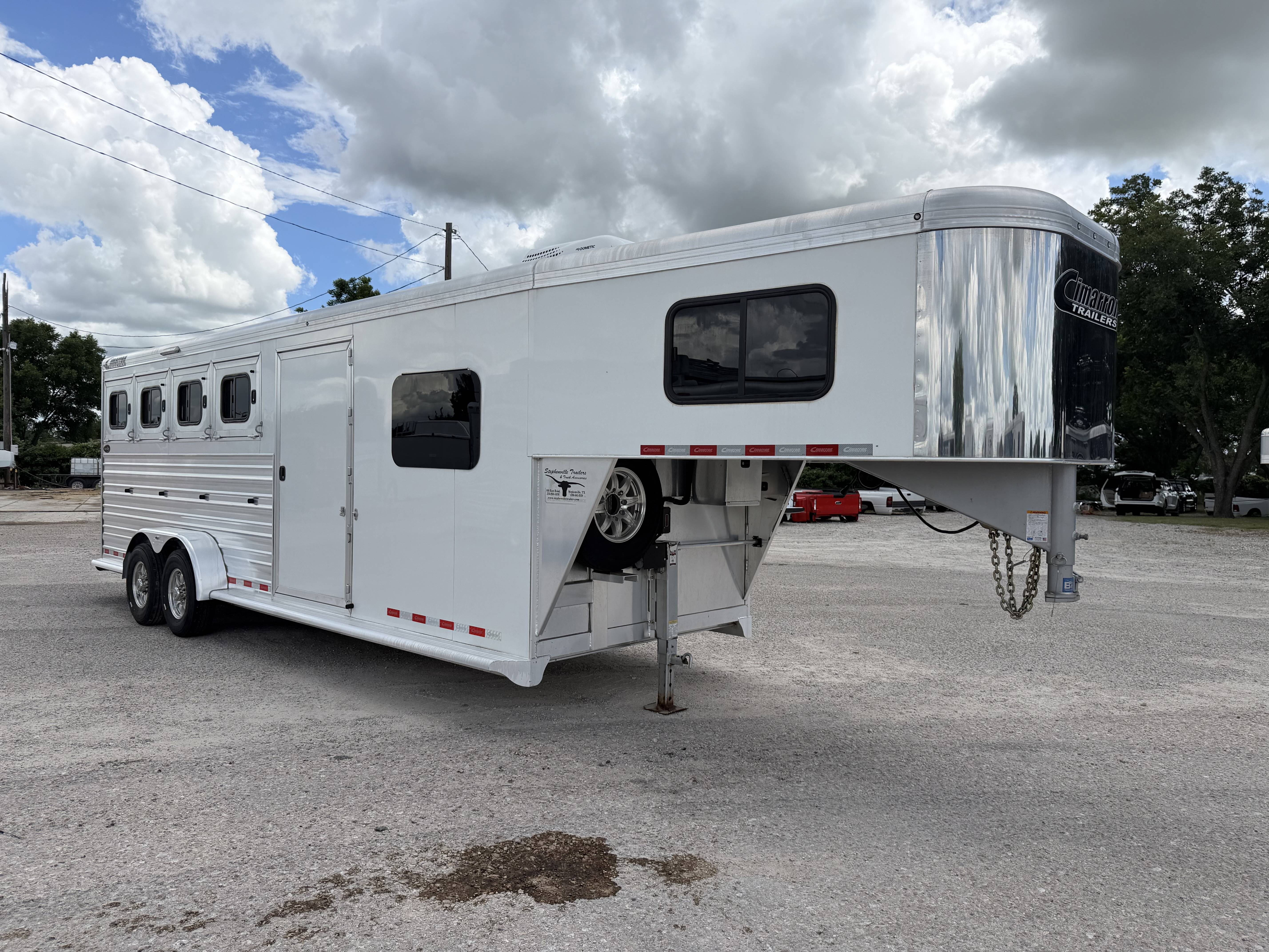 2024 Cimarron Trailers 4H GN w/ Weekender Living Quarter Trailers