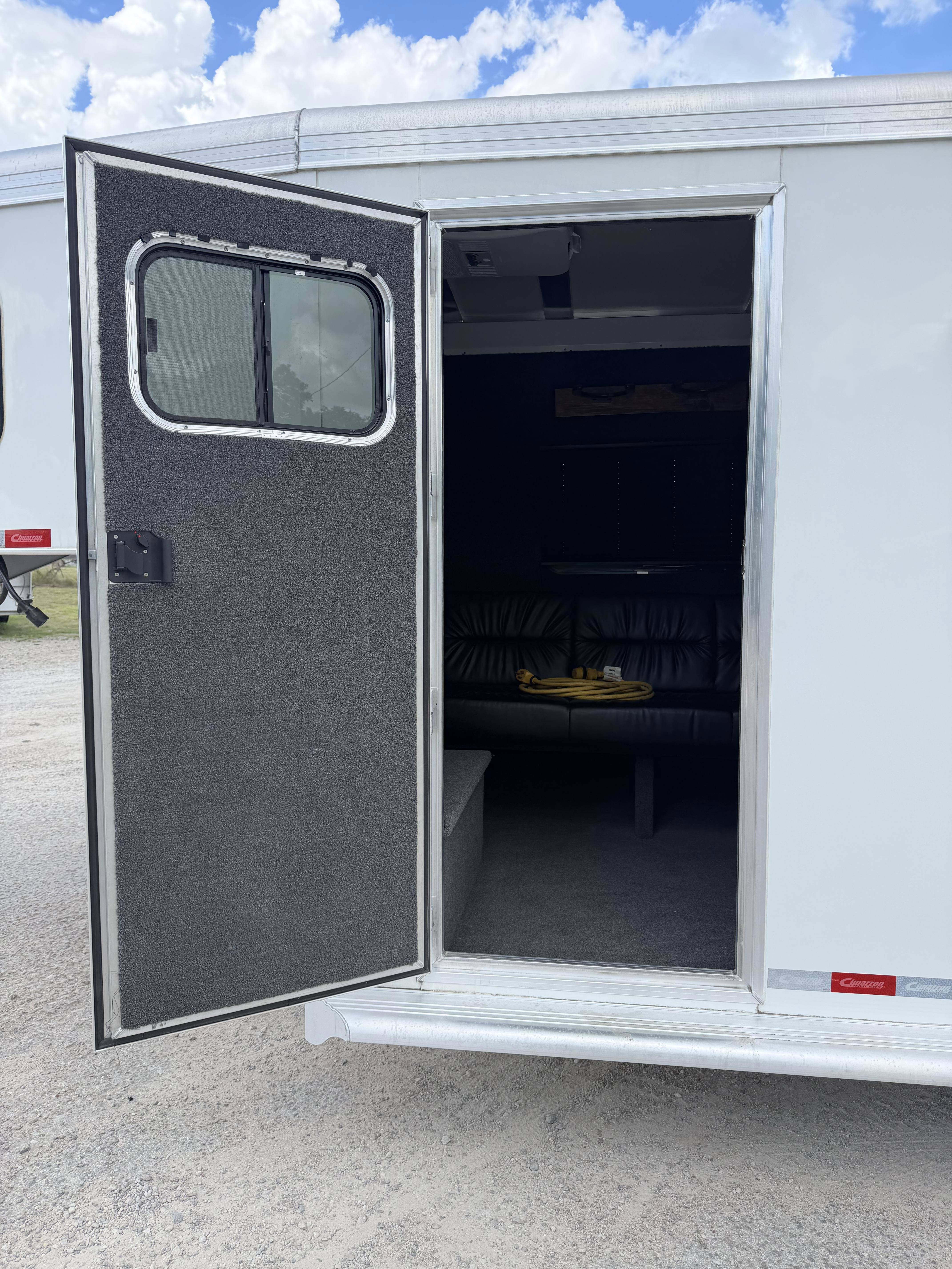 2024 Cimarron Trailers 4H GN w/ Weekender Living Quarter Trailers