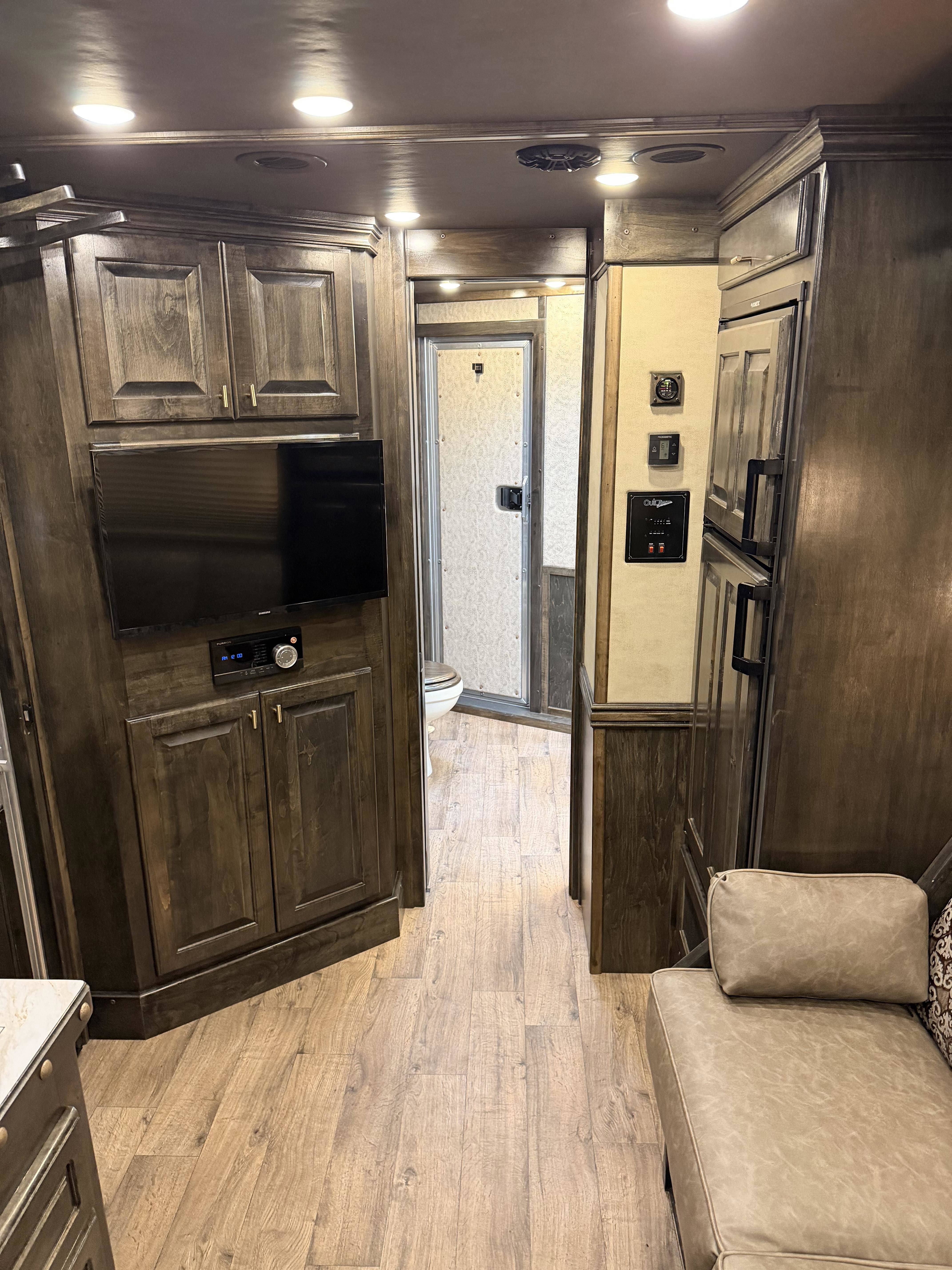 2024 Hart Trailers 4H 14' SW Side Load w/ Diesel Gen Living Quarter Trailers