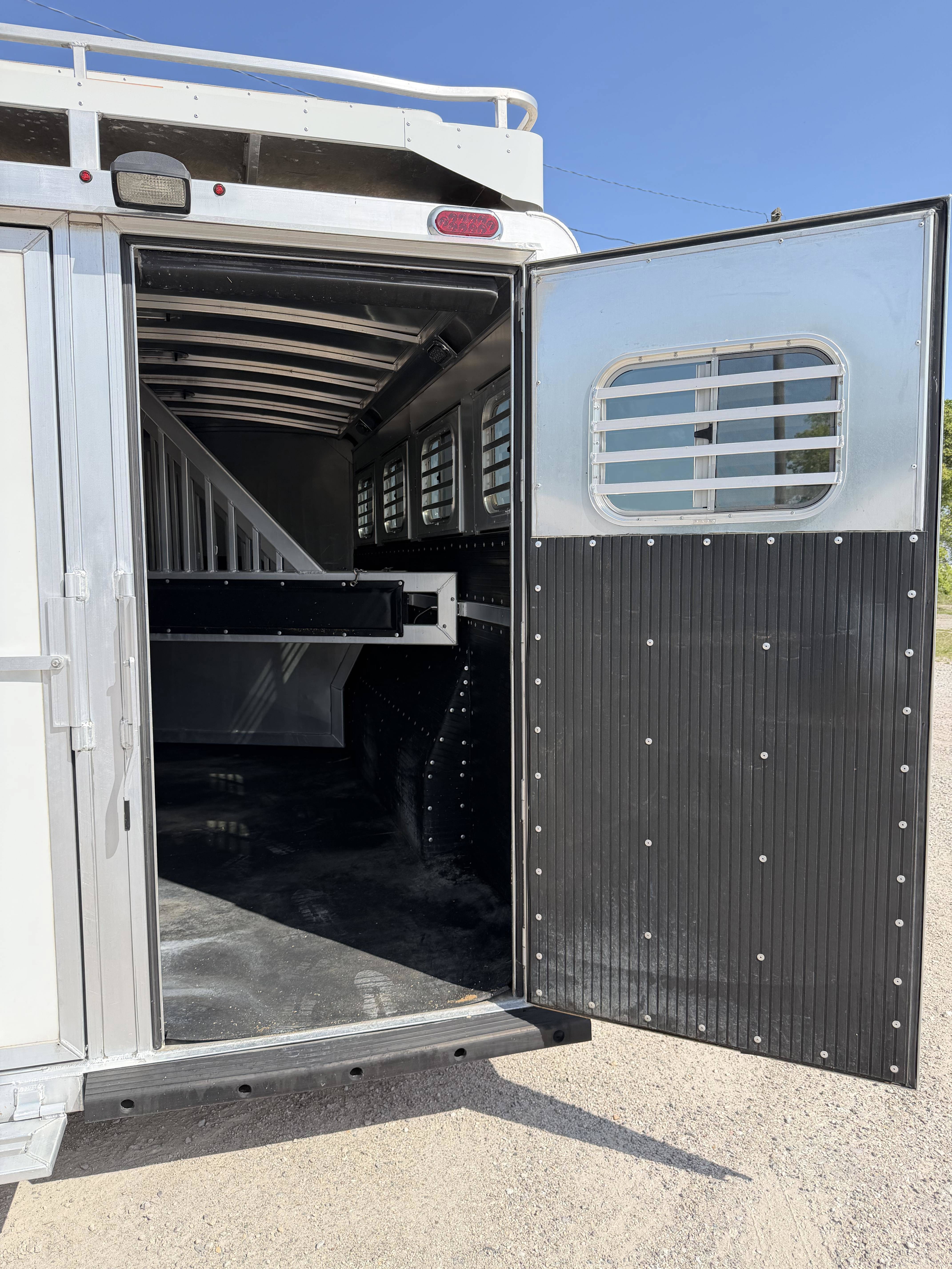 2024 Platinum Coach 4H BP w/ Hay Pod Bumper Pull Horse Trailers