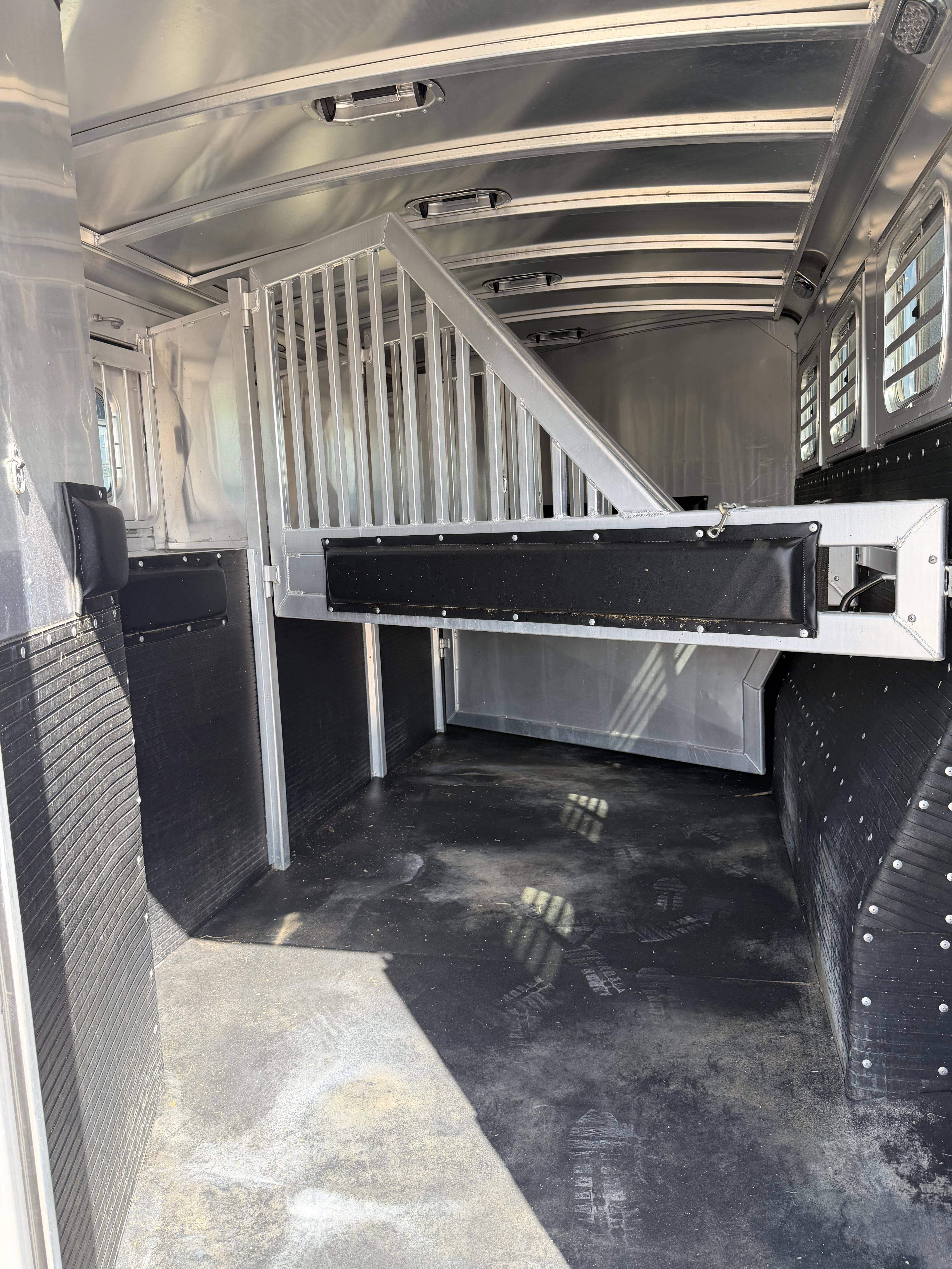 2024 Platinum Coach 4H BP w/ Hay Pod Bumper Pull Horse Trailers
