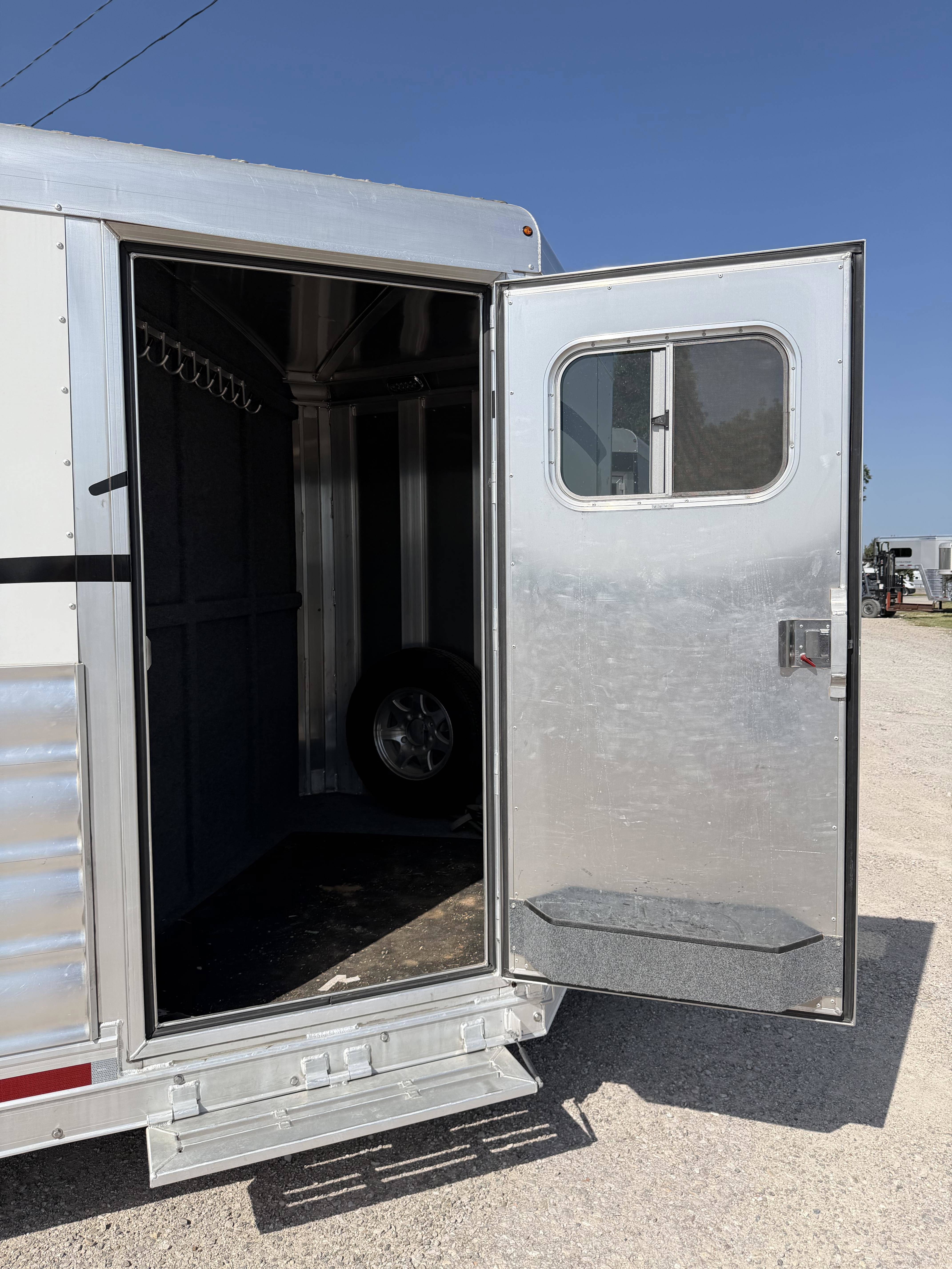 2024 Platinum Coach 4H BP w/ Hay Pod Bumper Pull Horse Trailers
