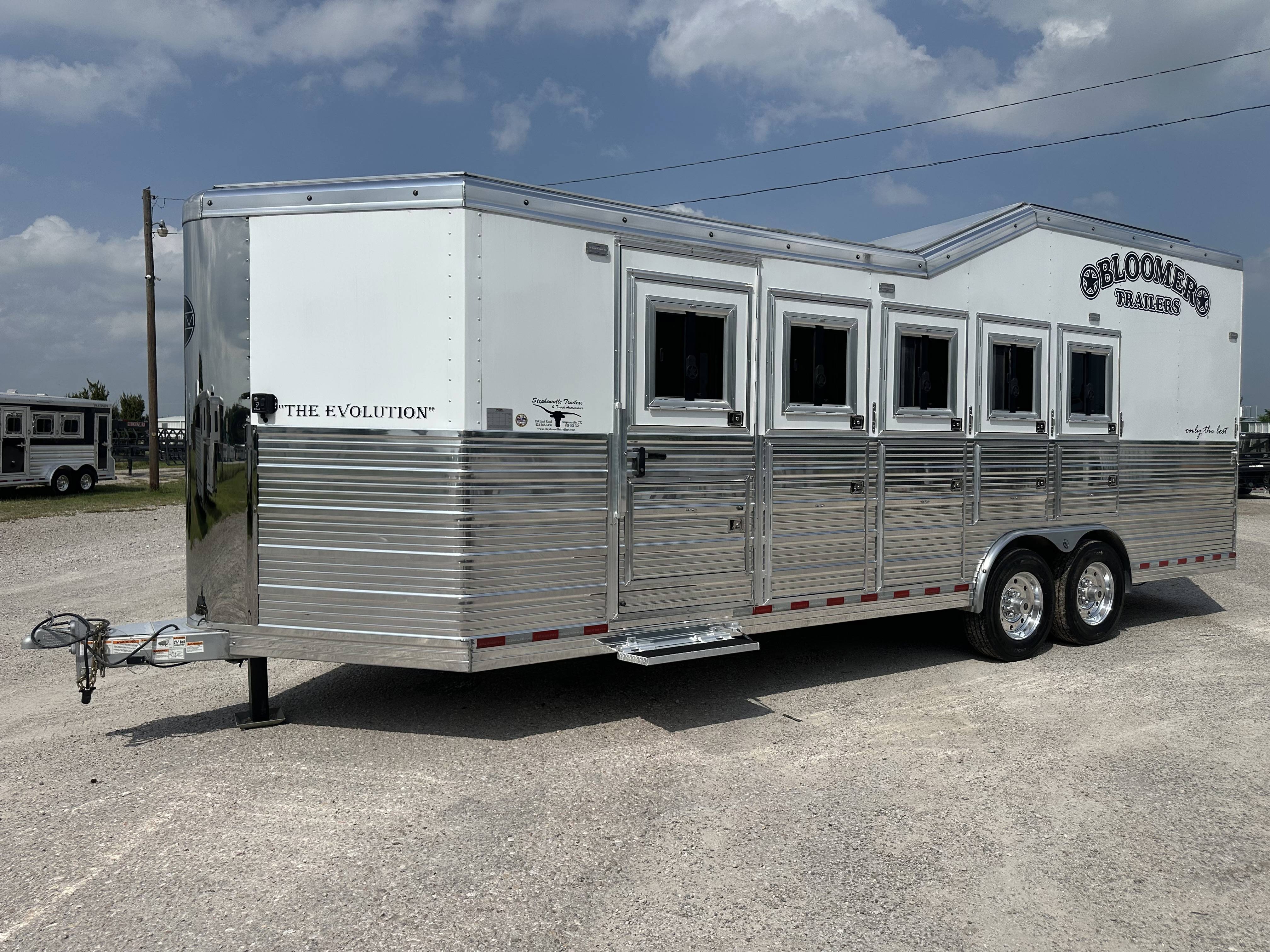 2025 Bloomer Trailers 5H BP Side Load Bumper Pull Horse Trailers