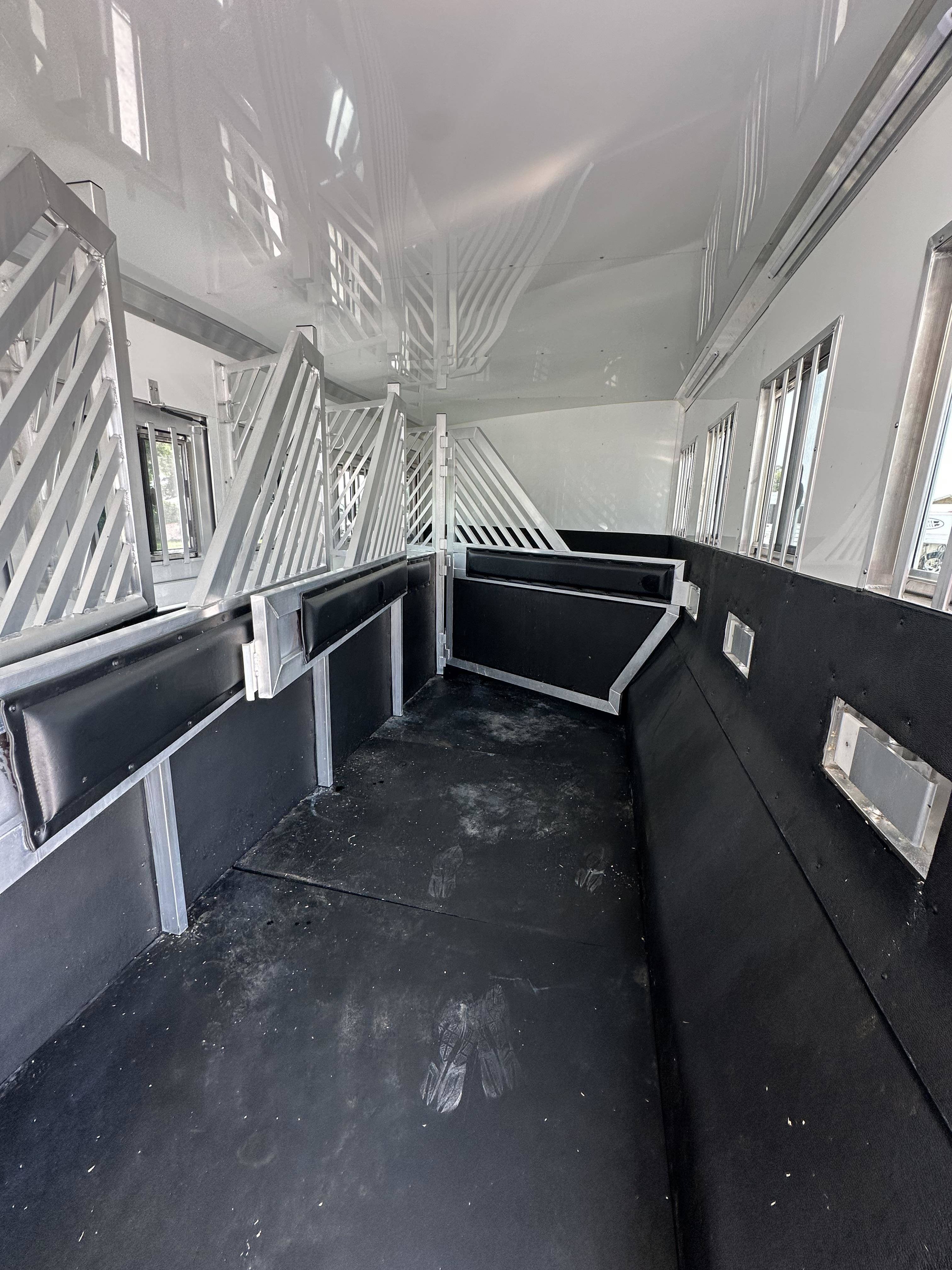 2025 Bloomer Trailers 5H BP Side Load Bumper Pull Horse Trailers