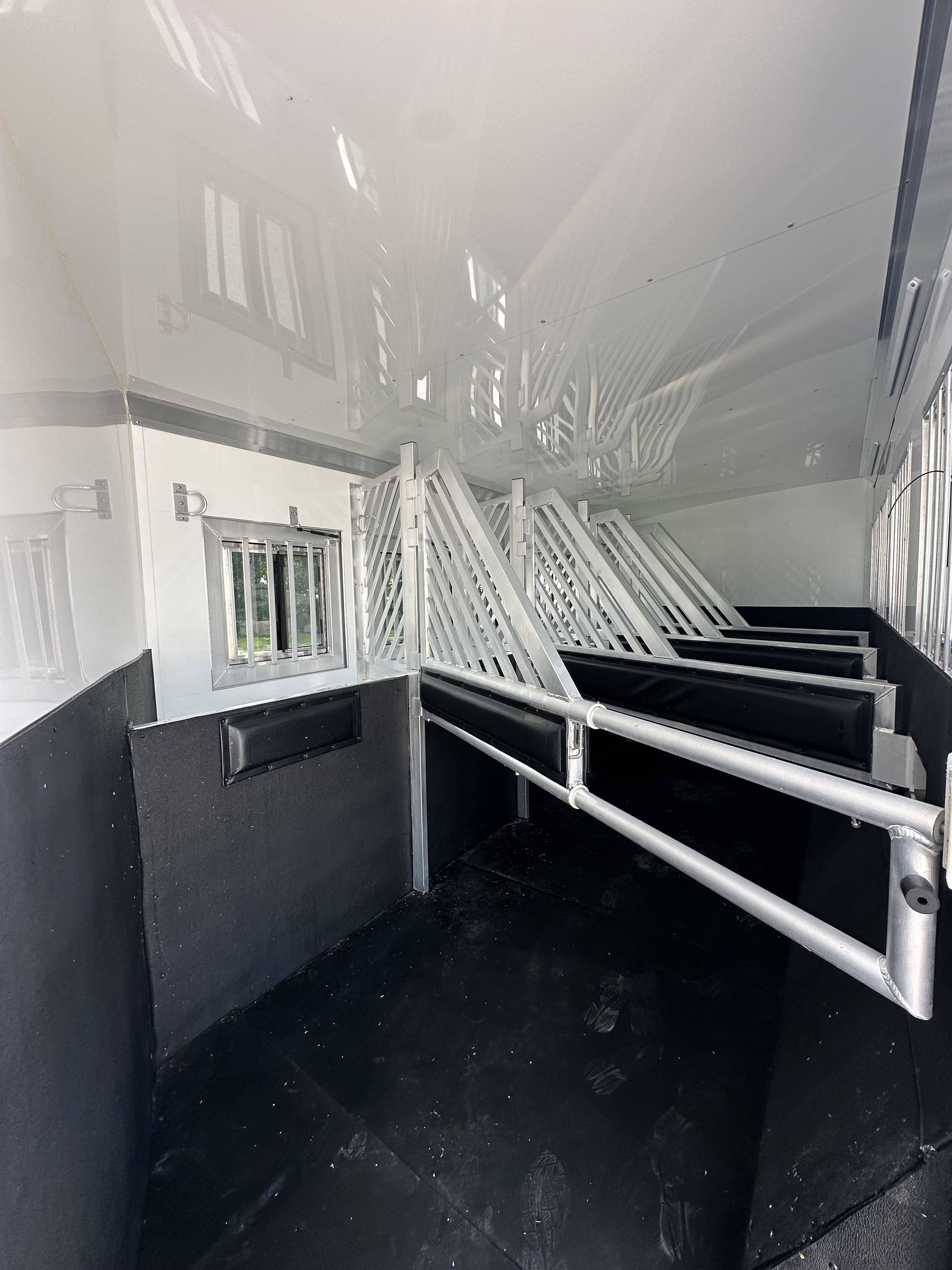 2025 Bloomer Trailers 5H BP Side Load Bumper Pull Horse Trailers