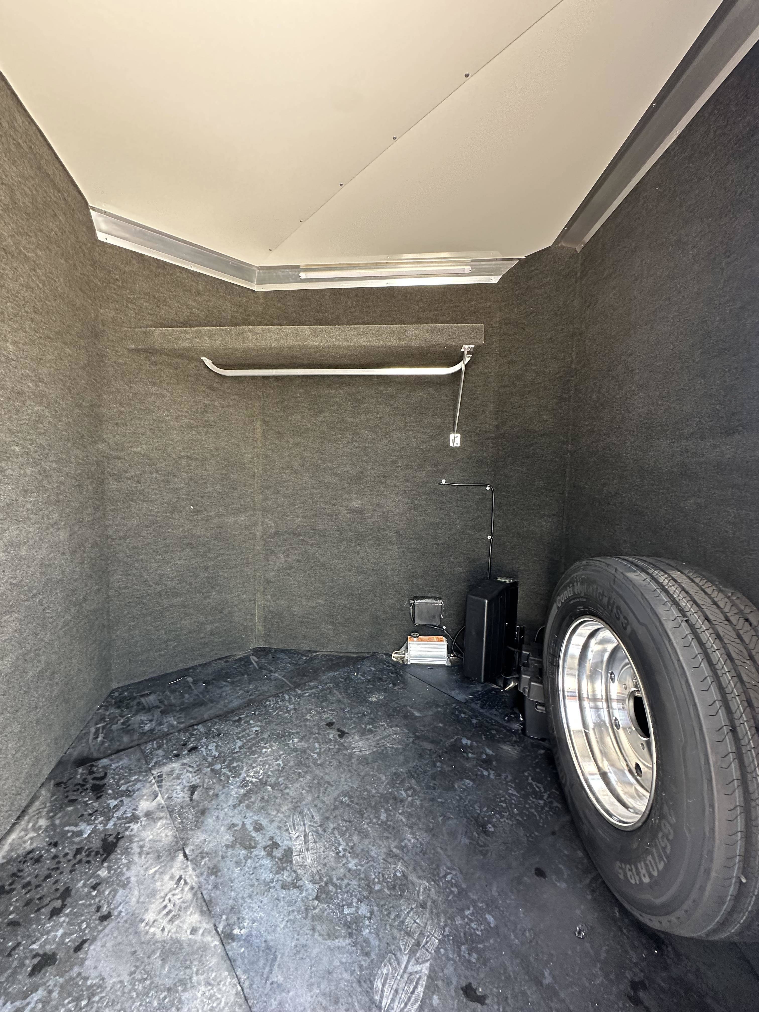 2025 Bloomer Trailers 5H BP Side Load Bumper Pull Horse Trailers