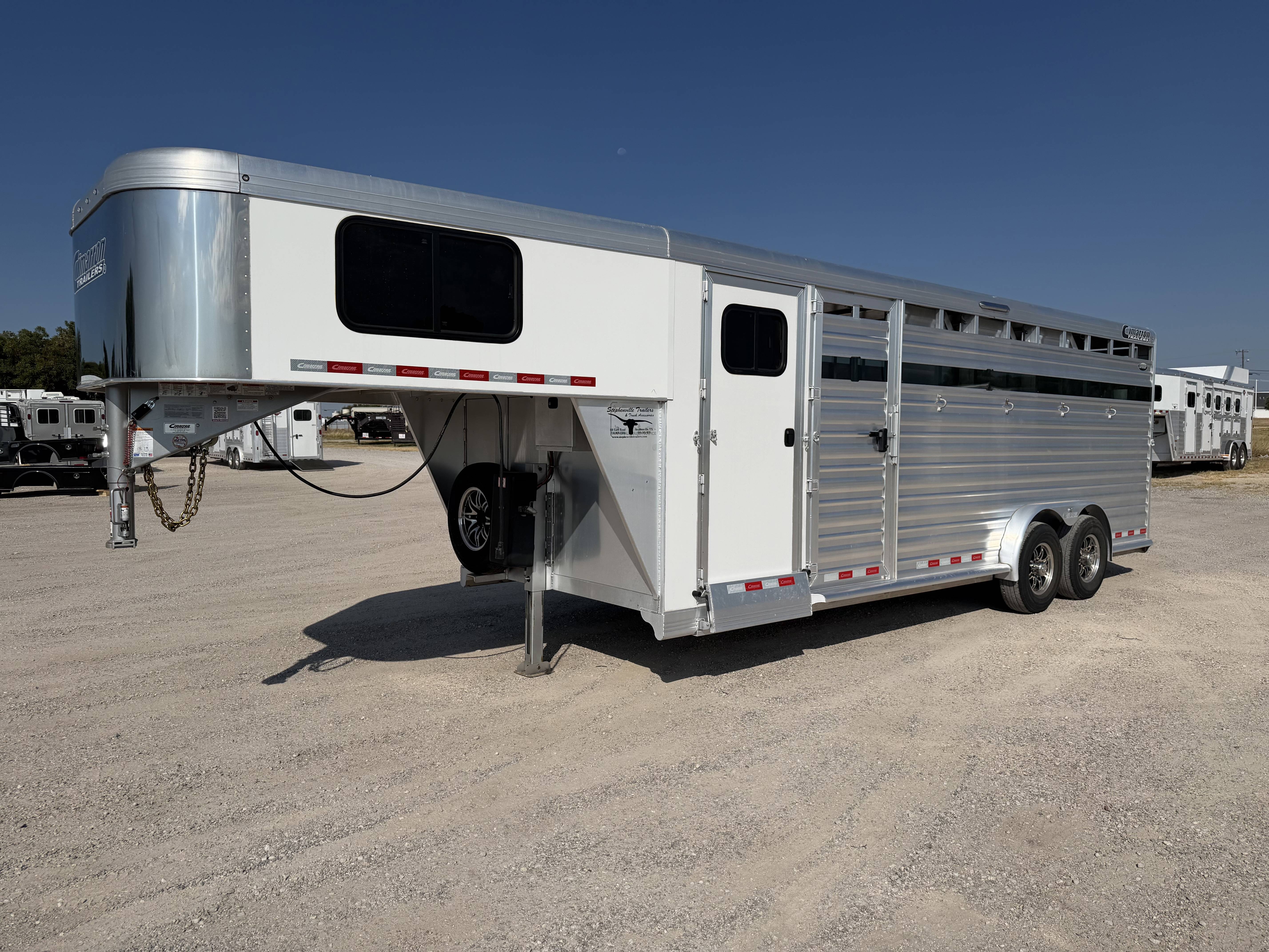 2025 Cimarron Trailers Winstar 4H/GN w/ Split Tack Gooseneck Horse Trailers