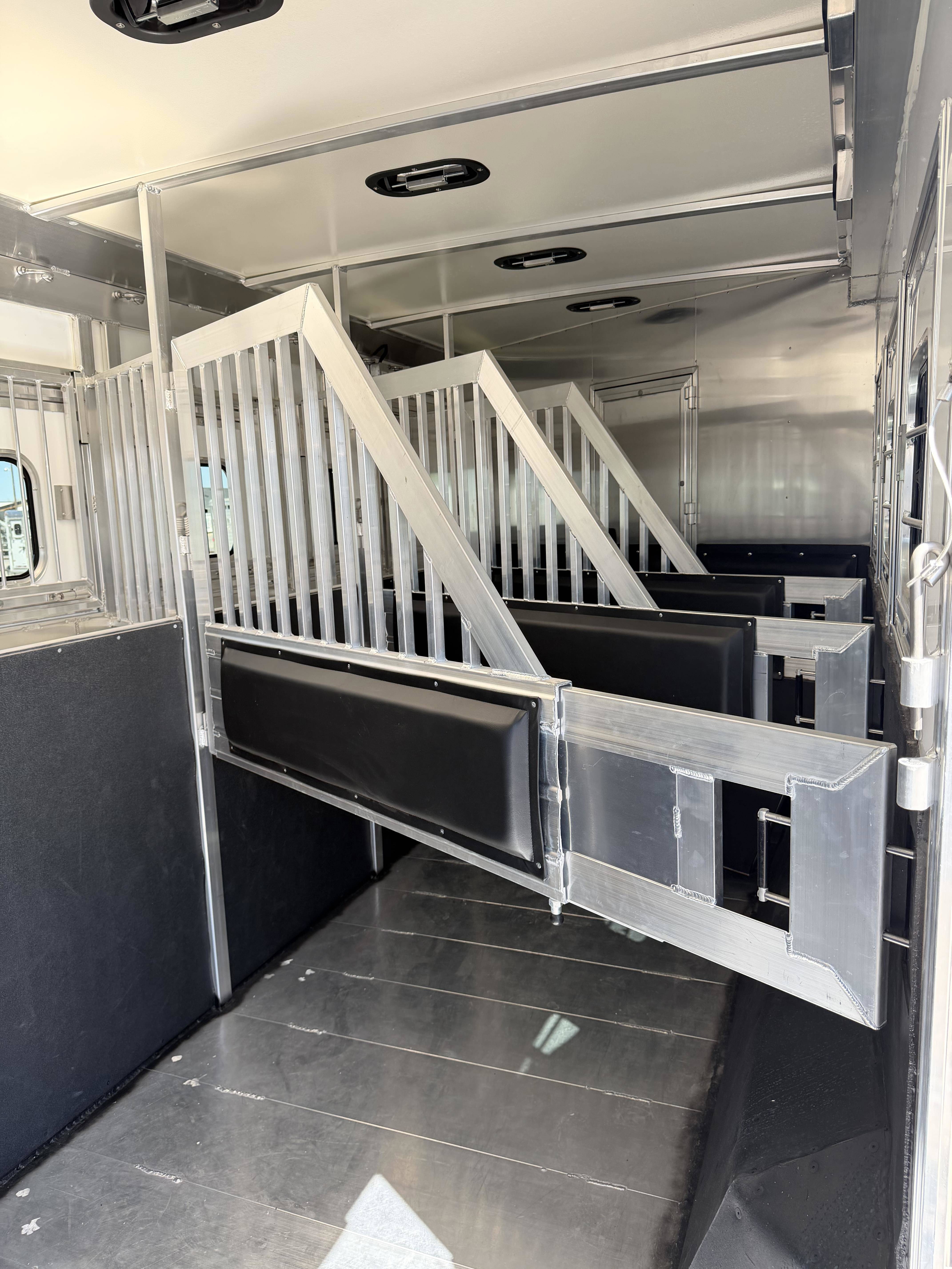 2026 Hart Trailers 4H 13'6 SW Slide Out Side Load Living Quarter Trailers