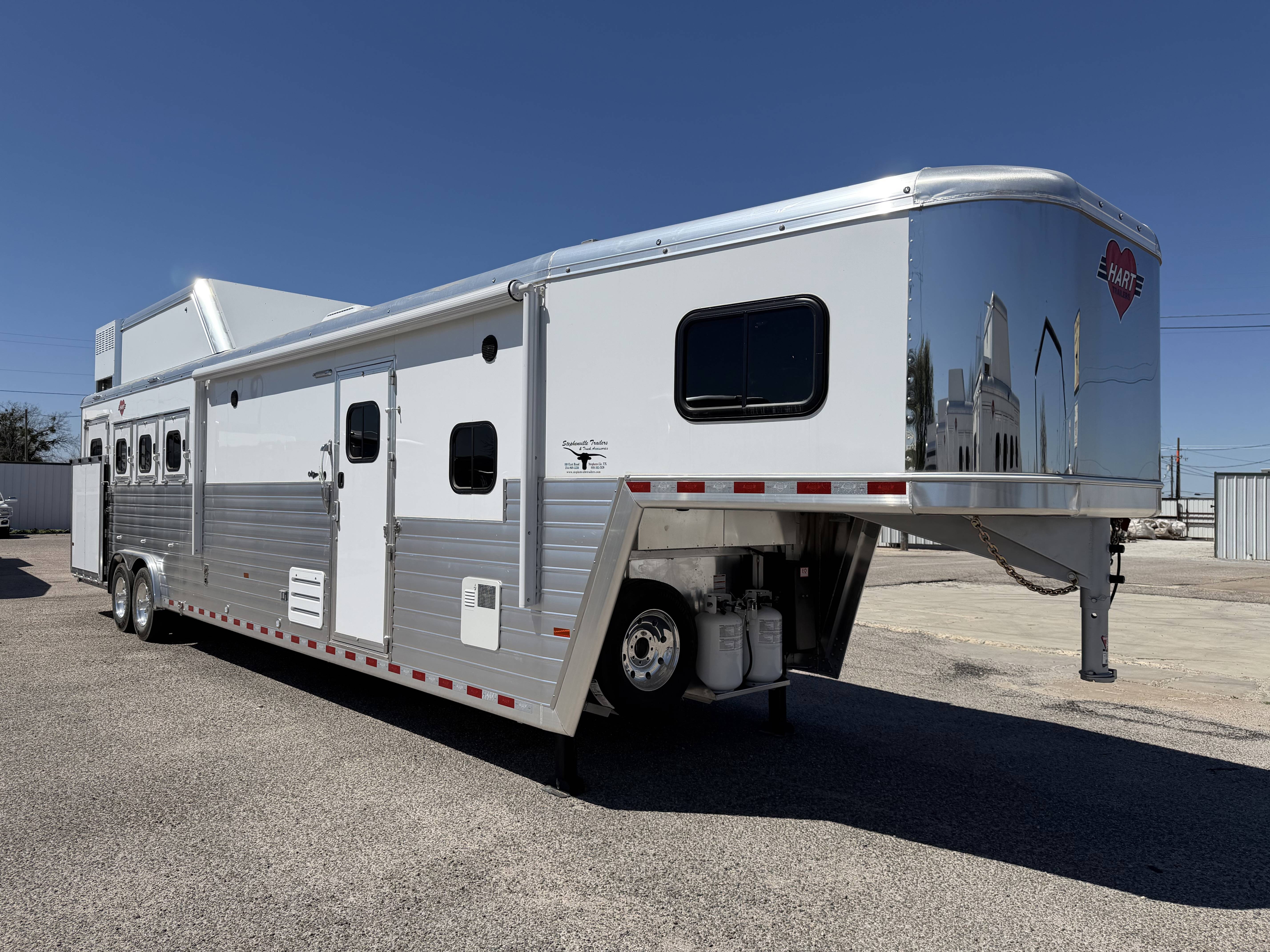 2026 Hart Trailers 4H 13'6 SW Slide Out Side Load Living Quarter Trailers