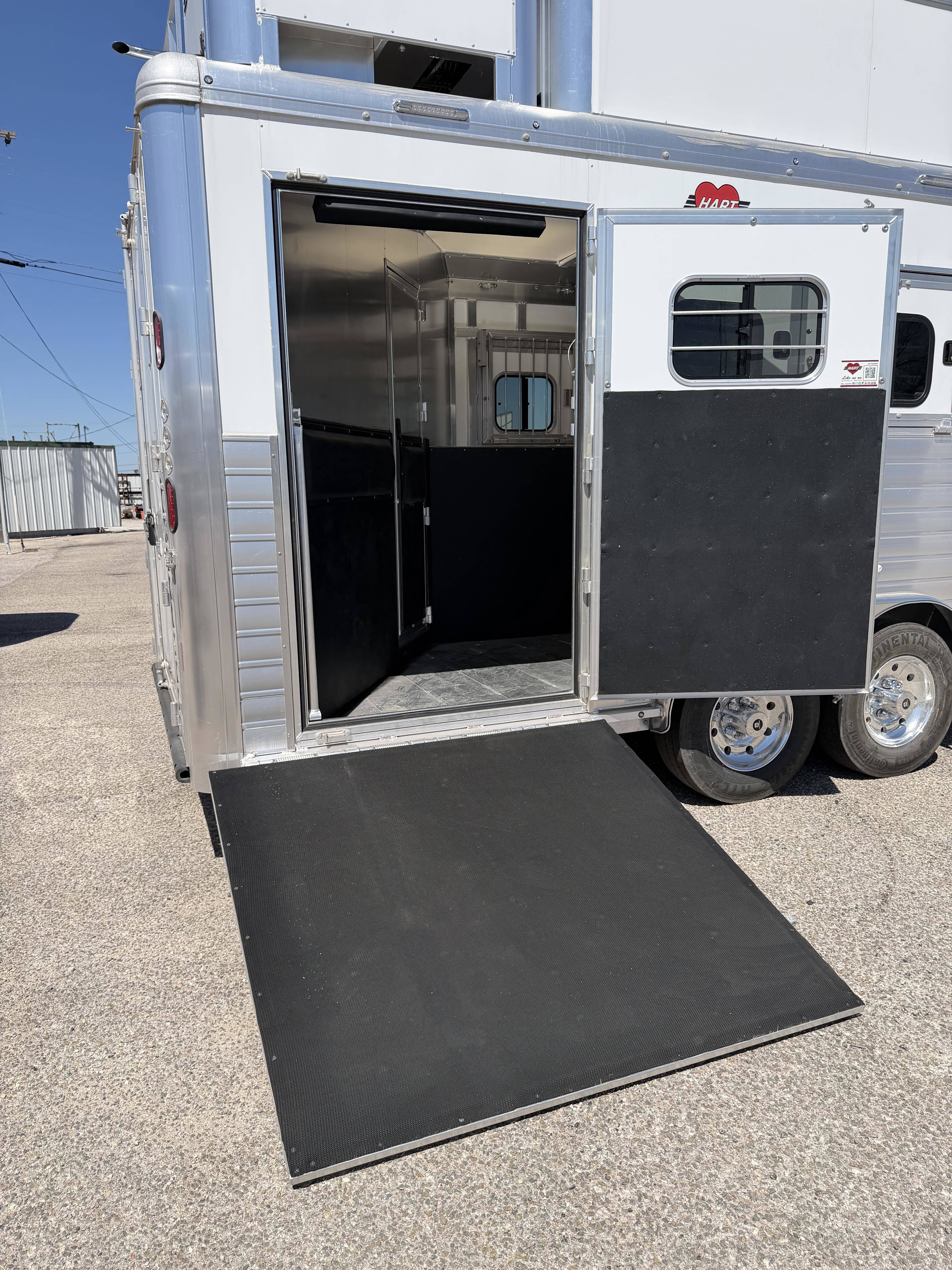 2026 Hart Trailers 4H 13'6 SW Slide Out Side Load Living Quarter Trailers