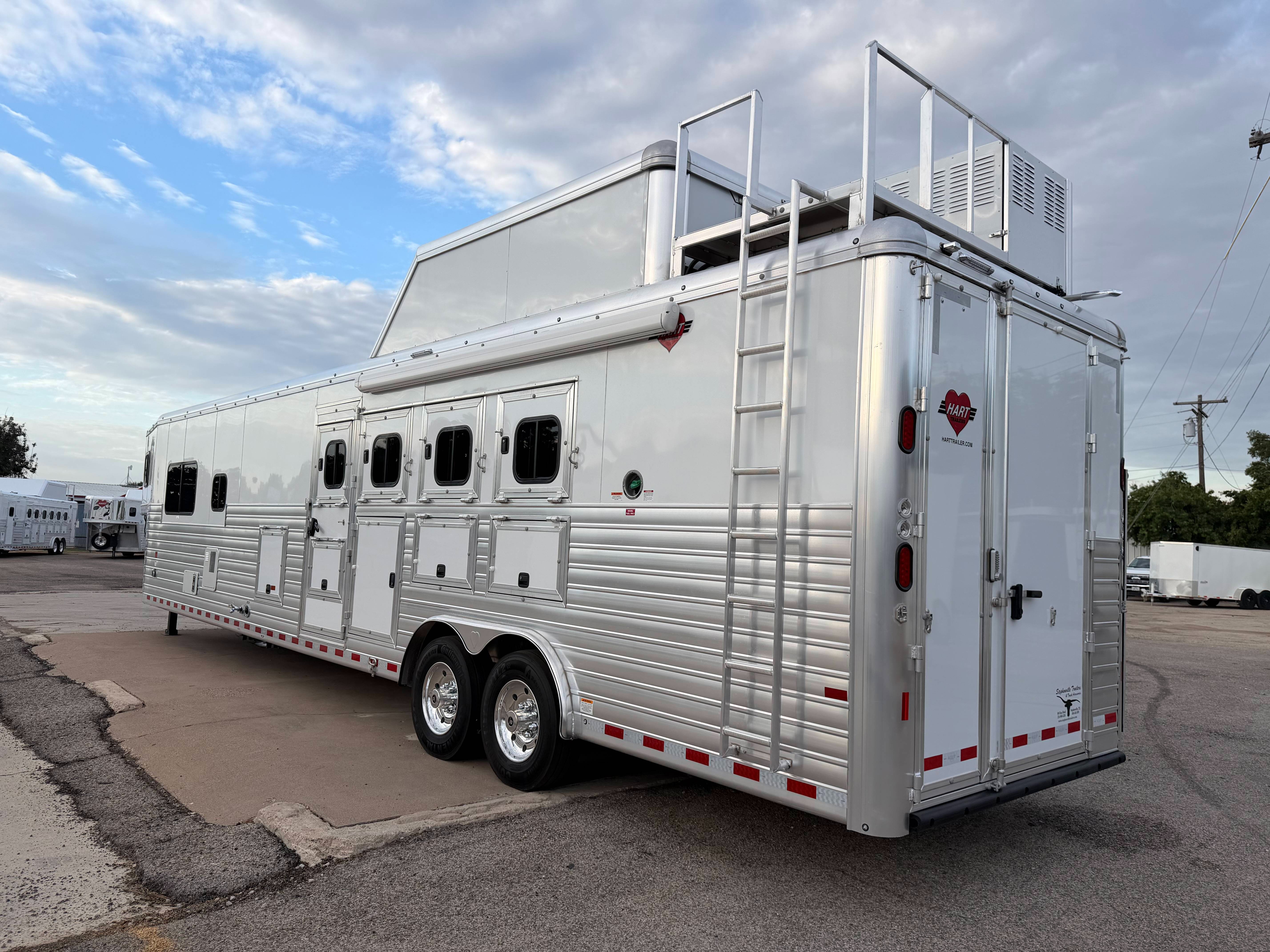 2026 Hart Trailers 4H 16' SW Side Load - AirRide - Diesel Gen Living Quarter Trailers