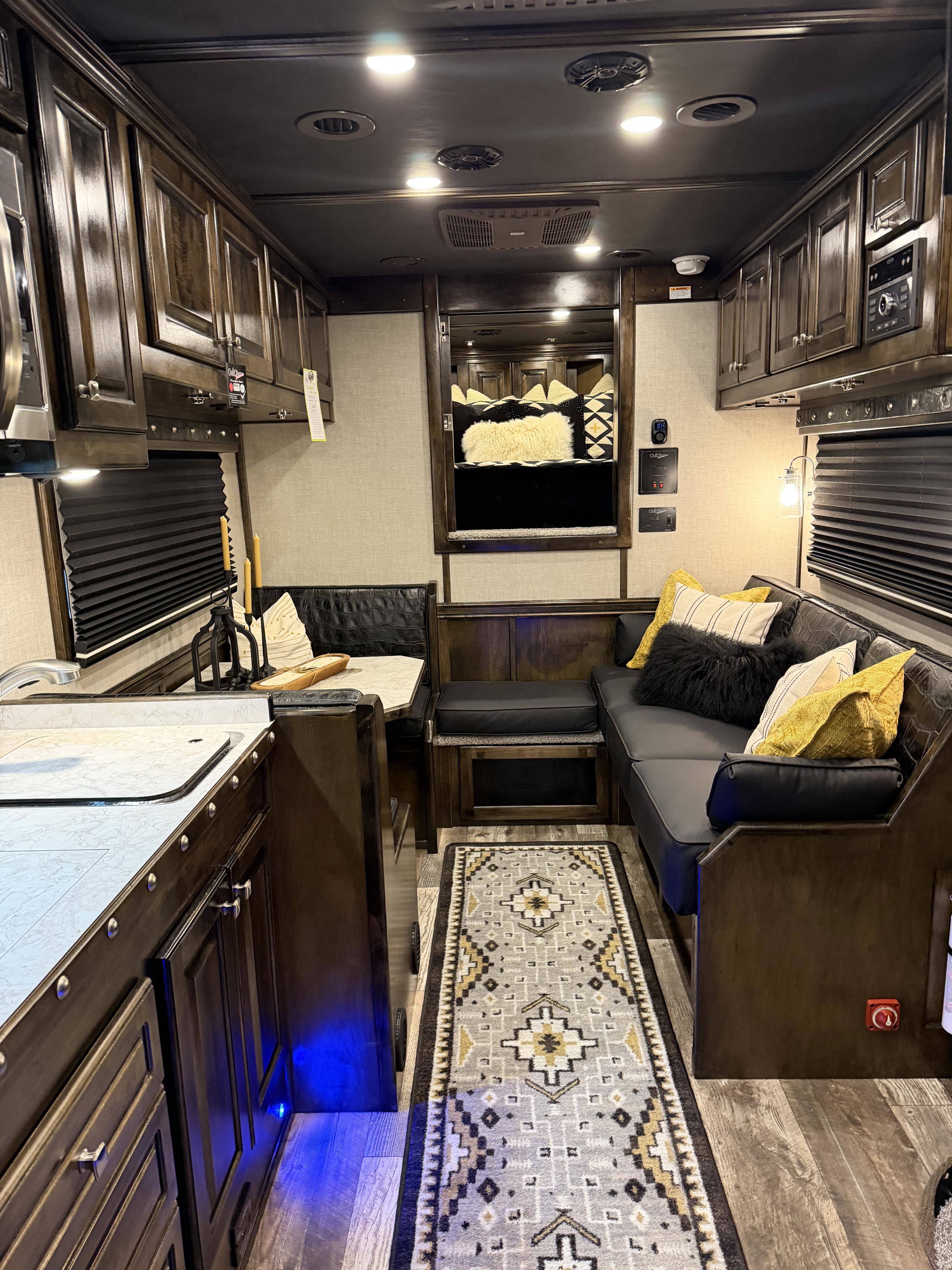 2026 Hart Trailers 4H 16' SW Side Load - AirRide - Diesel Gen Living Quarter Trailers