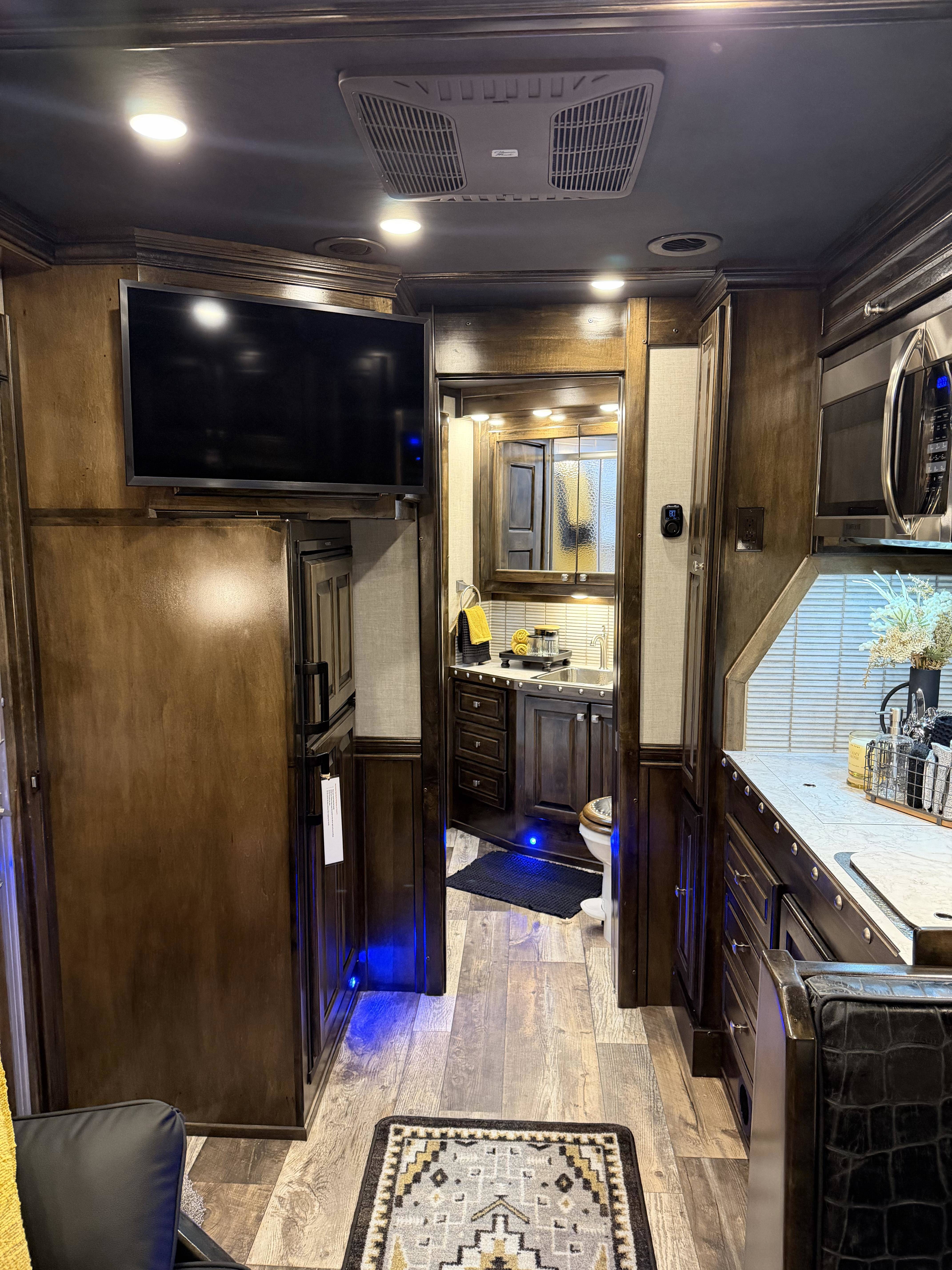 2026 Hart Trailers 4H 16' SW Side Load - AirRide - Diesel Gen Living Quarter Trailers