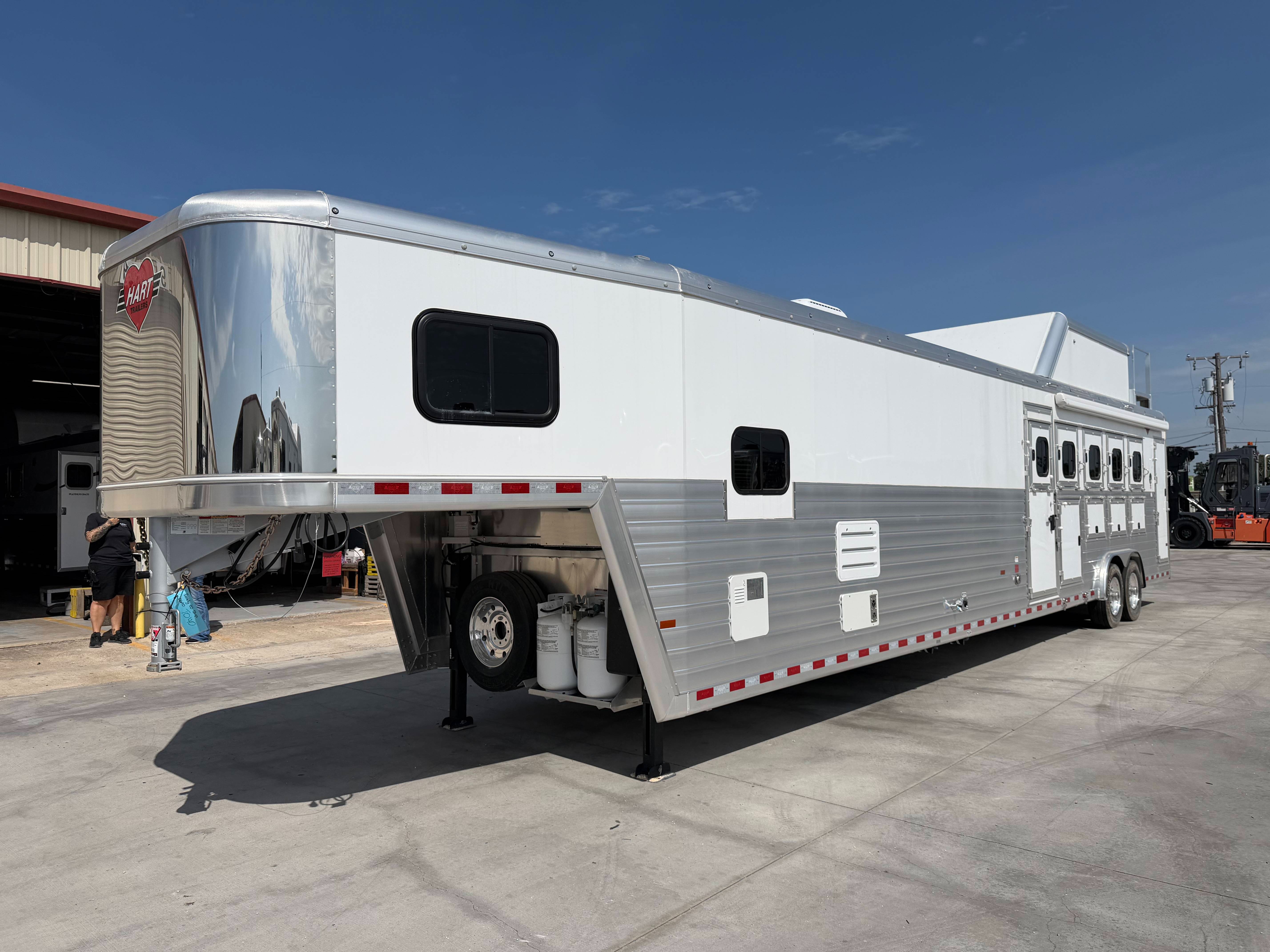 2026 Hart Trailers 5H 16' SW Smarttack LQ Living Quarter Trailers