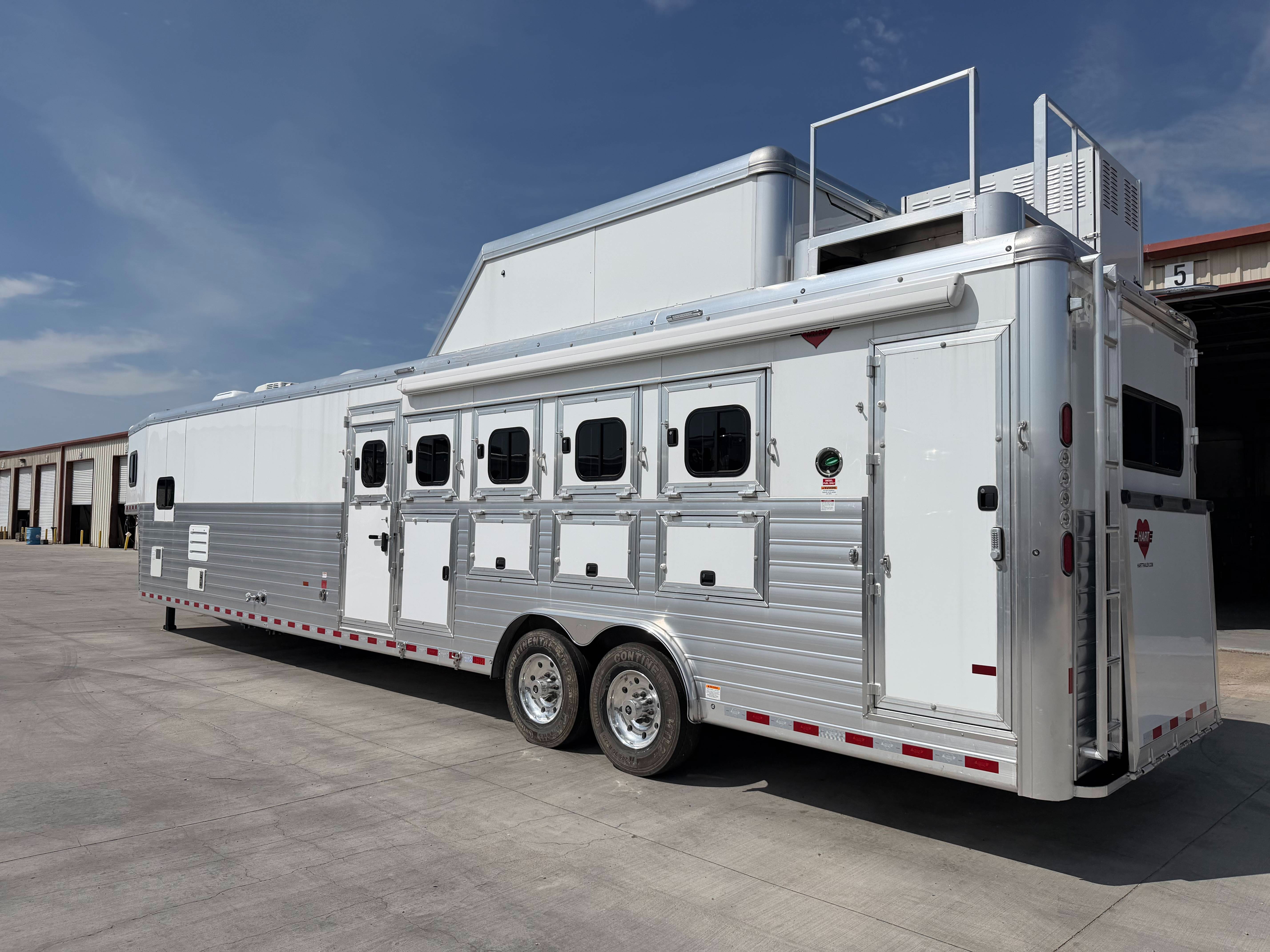 2026 Hart Trailers 5H 16' SW Smarttack LQ Living Quarter Trailers