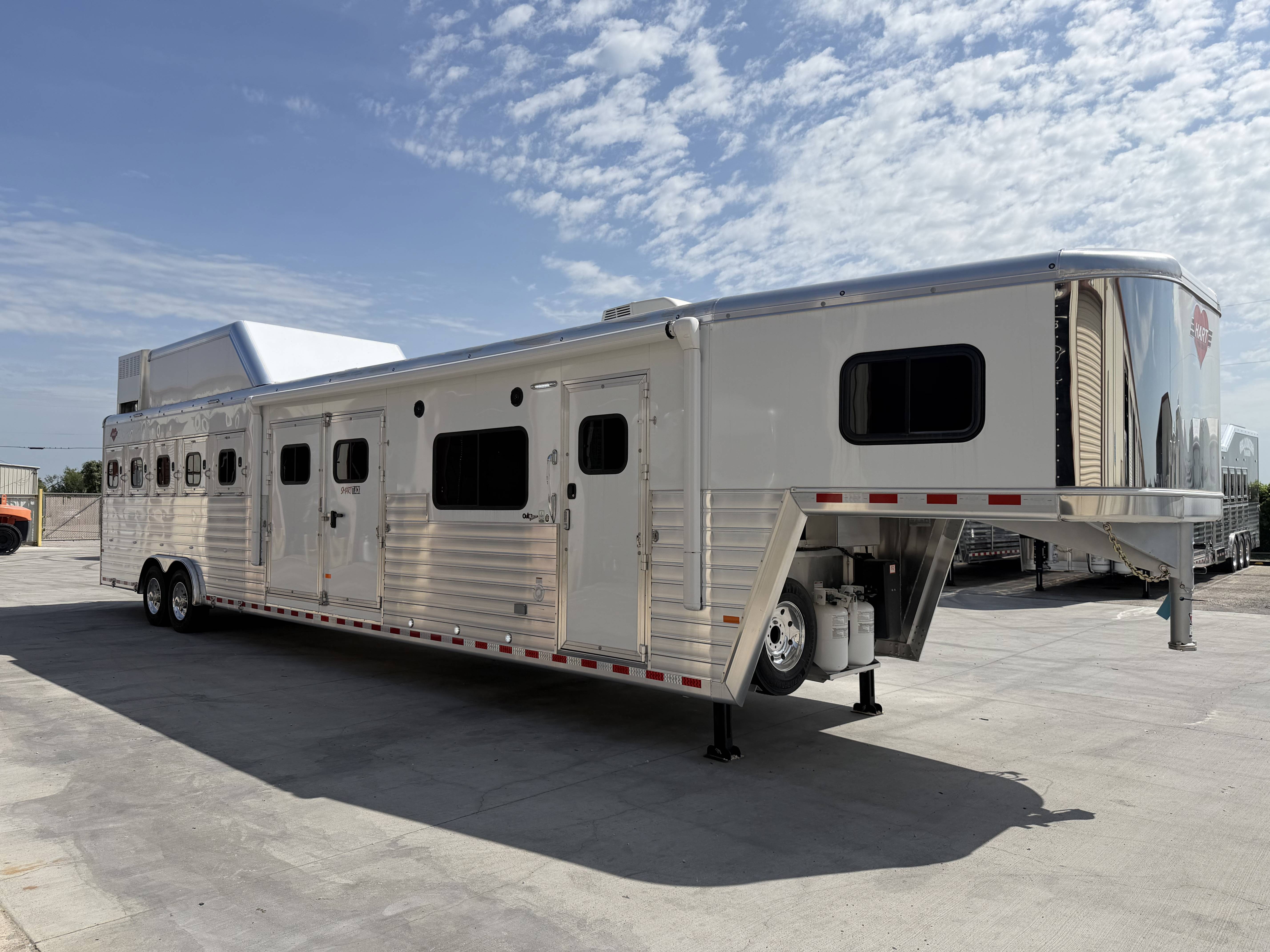 2026 Hart Trailers 5H 16' SW Smarttack LQ Living Quarter Trailers