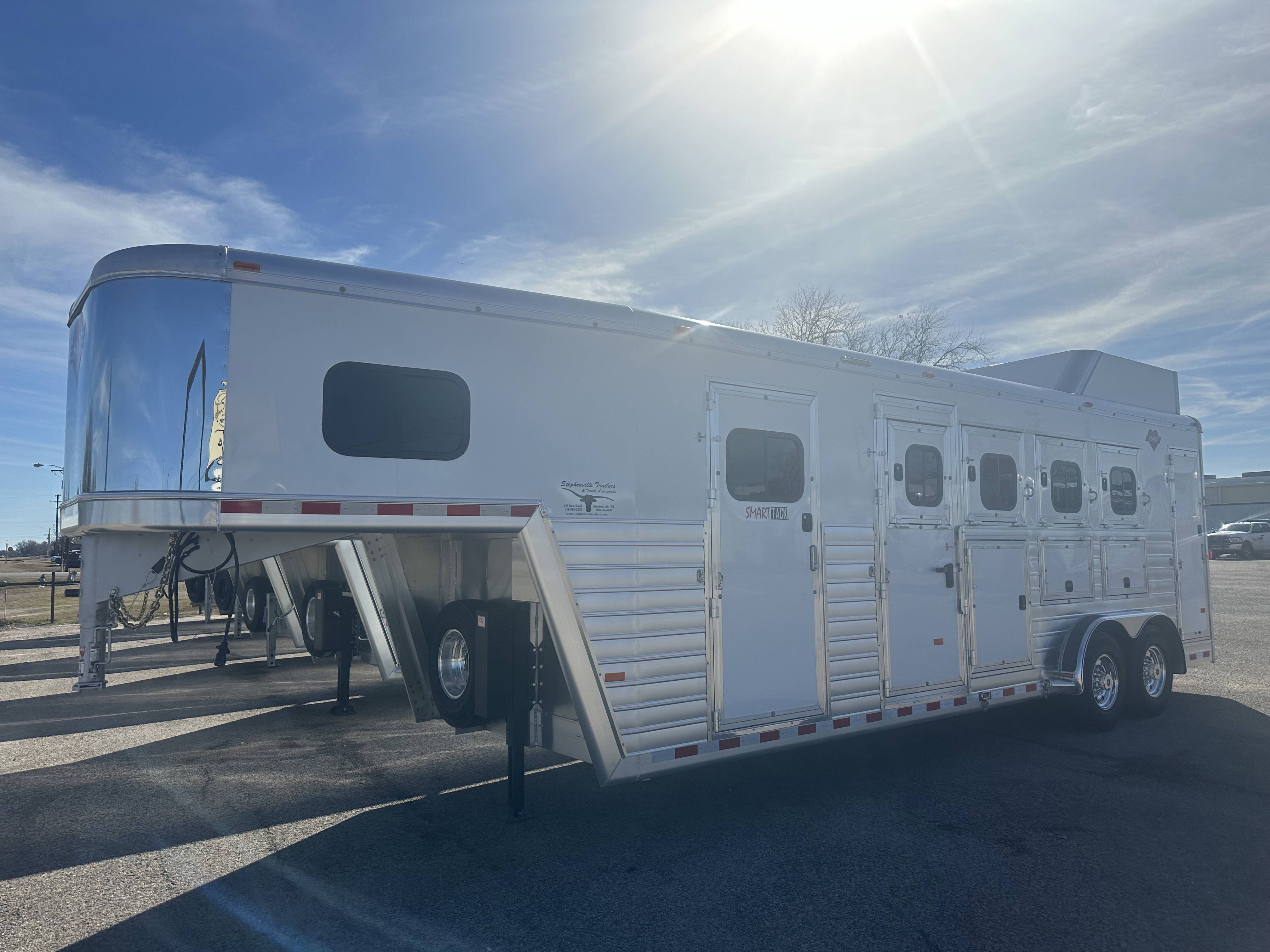 2027 Hart Trailers Tradition 4H Smarttack Horse Trailer Gooseneck Horse Trailers
