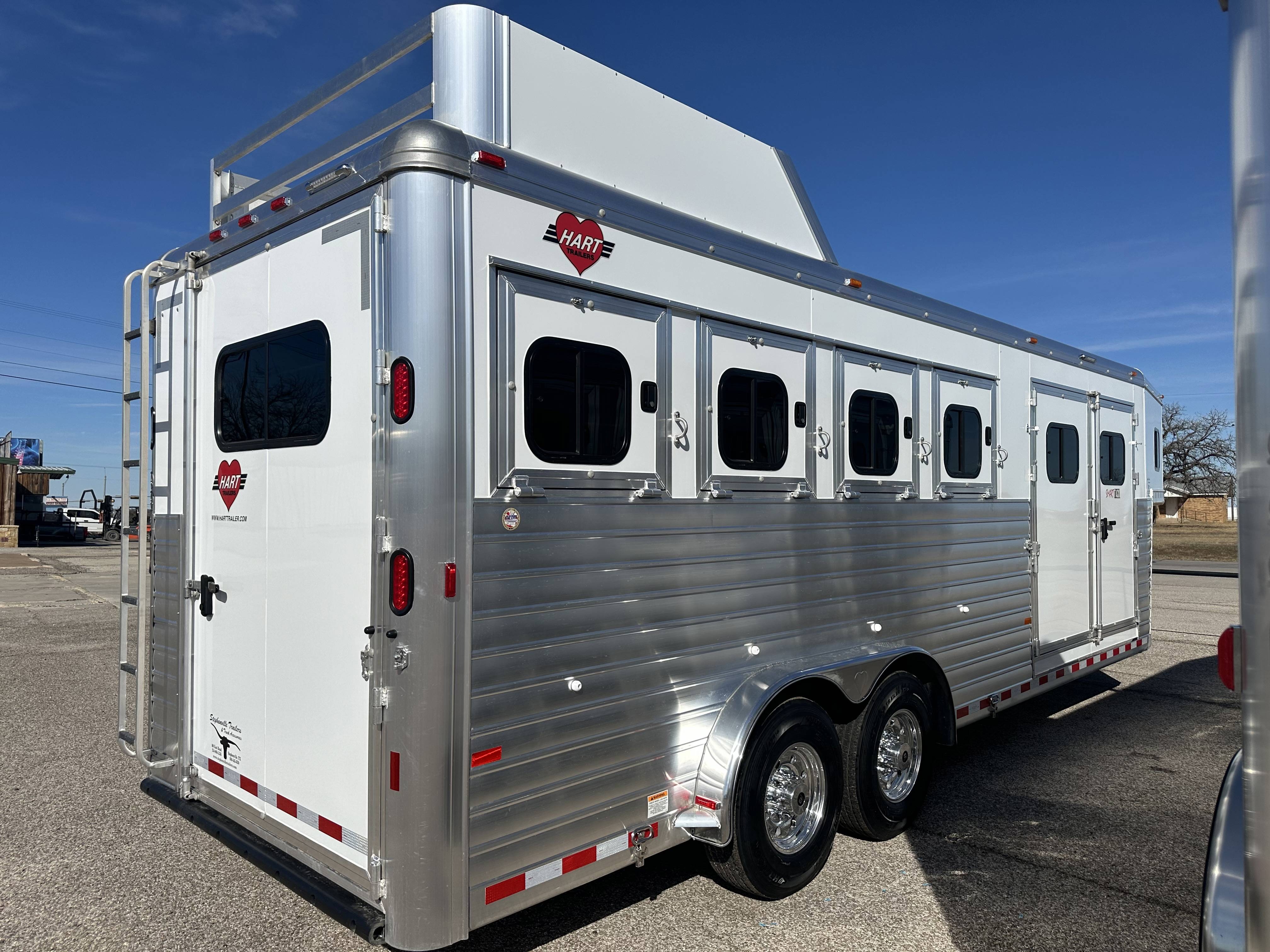 2027 Hart Trailers Tradition 4H Smarttack Horse Trailer Gooseneck Horse Trailers