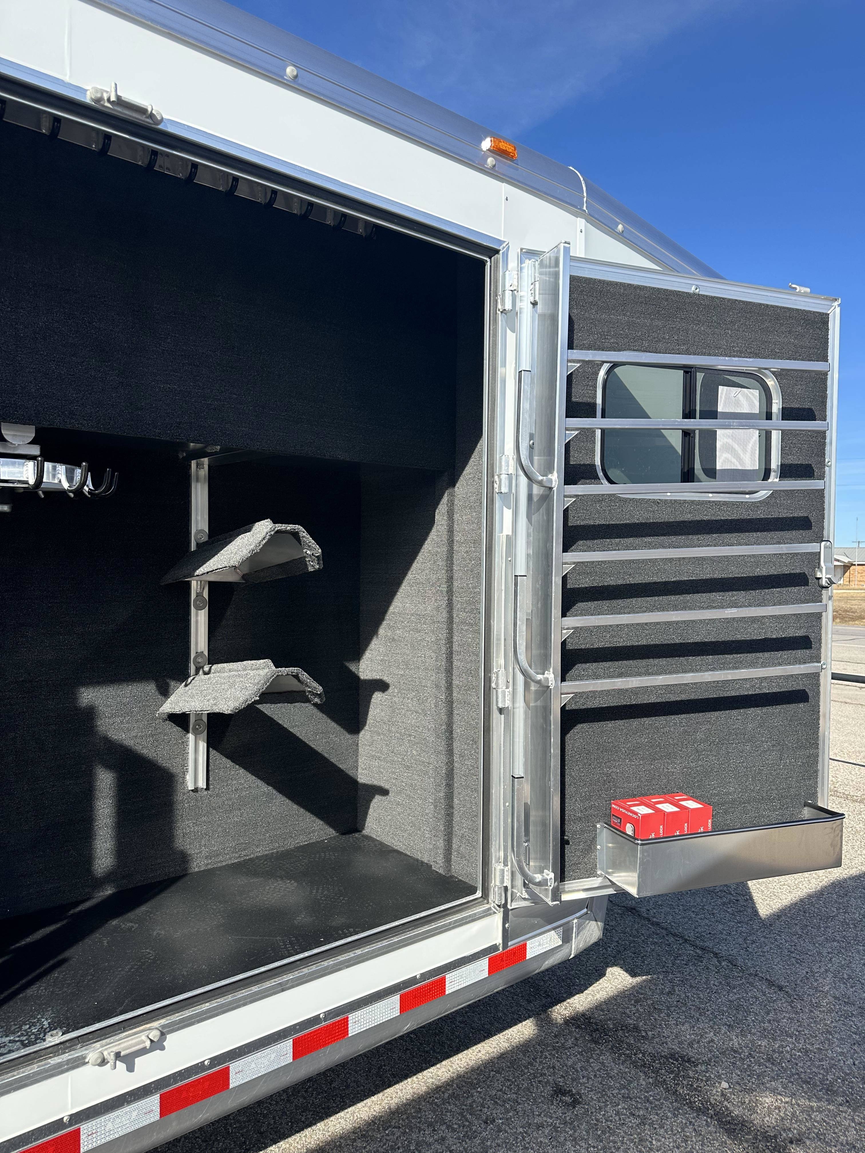 2027 Hart Trailers Tradition 4H Smarttack Horse Trailer Gooseneck Horse Trailers