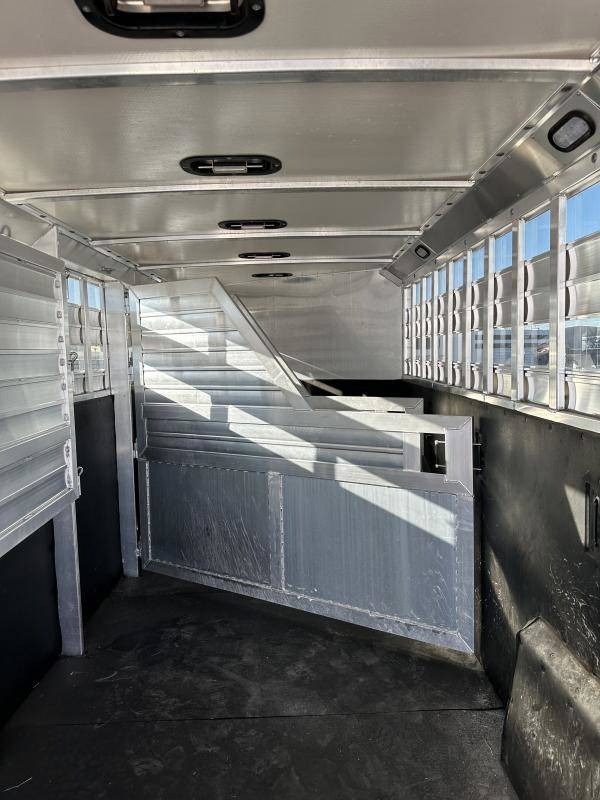 2023 Hart Trailers Lariat 6H GN Walk Thru Tack Horse Trailer Gooseneck Horse Trailers