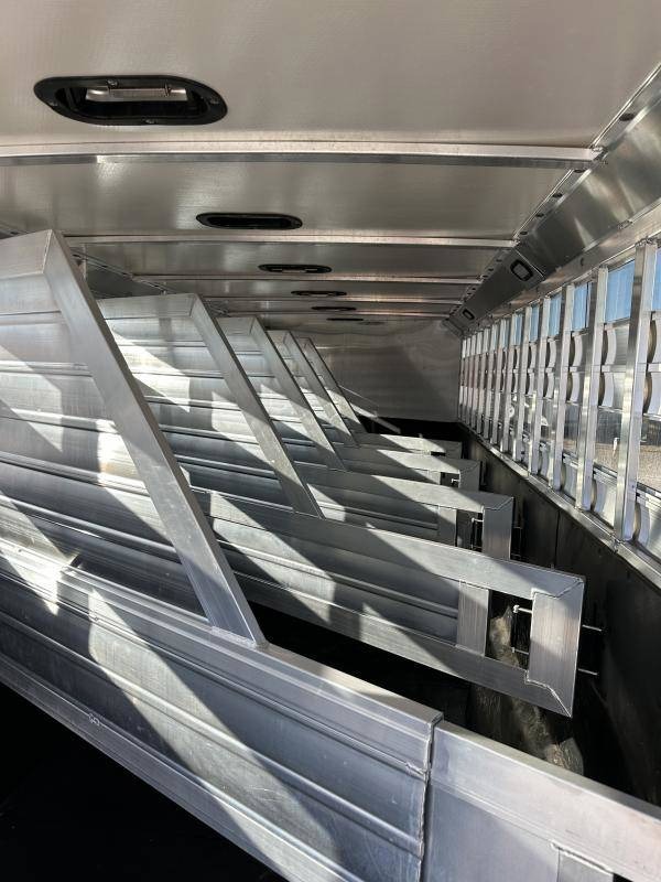2023 Hart Trailers Lariat 6H GN Walk Thru Tack Horse Trailer Gooseneck Horse Trailers