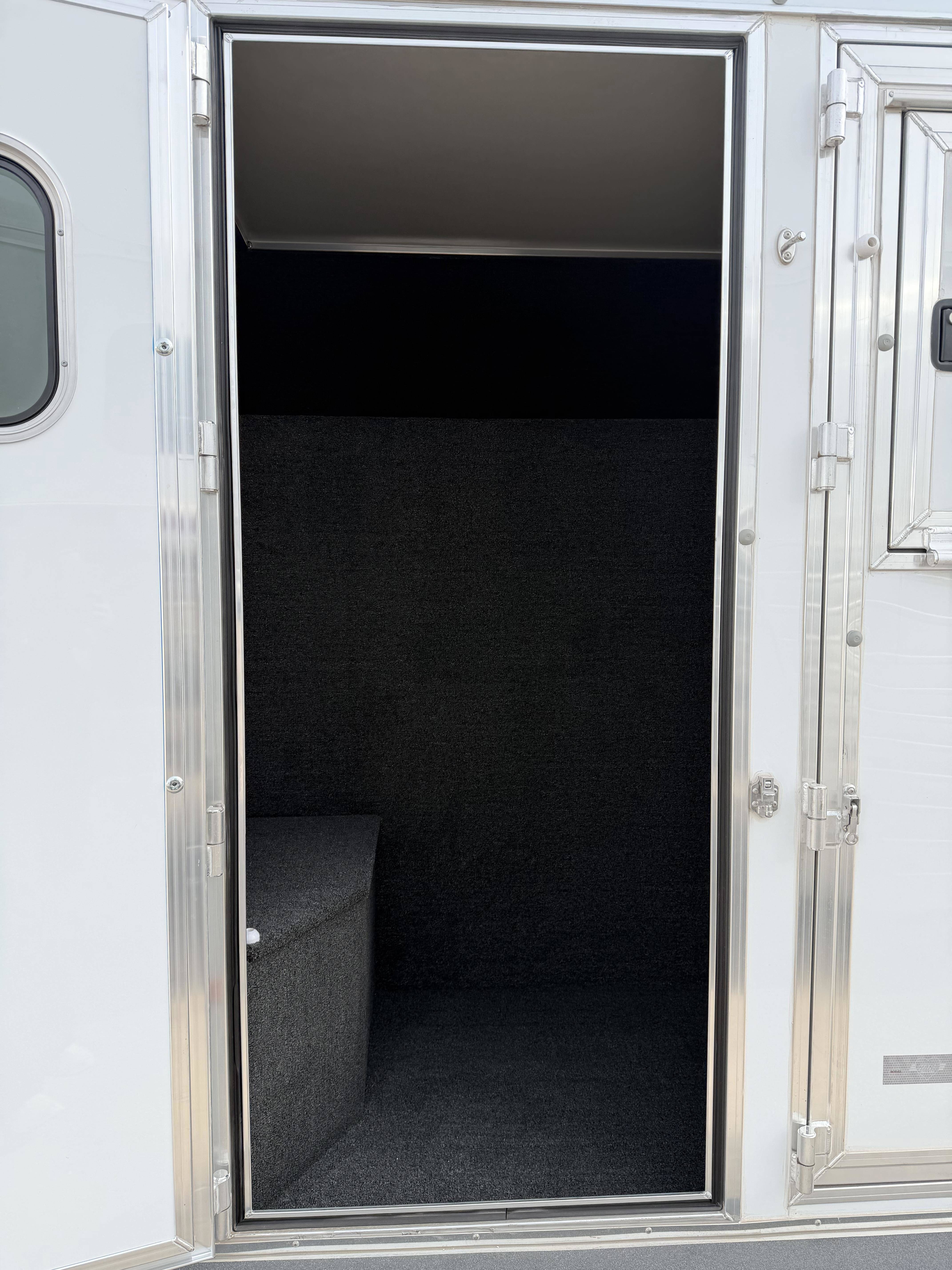2026 Hart Trailers Solution 3H Smarttack II Gooseneck Horse Trailers