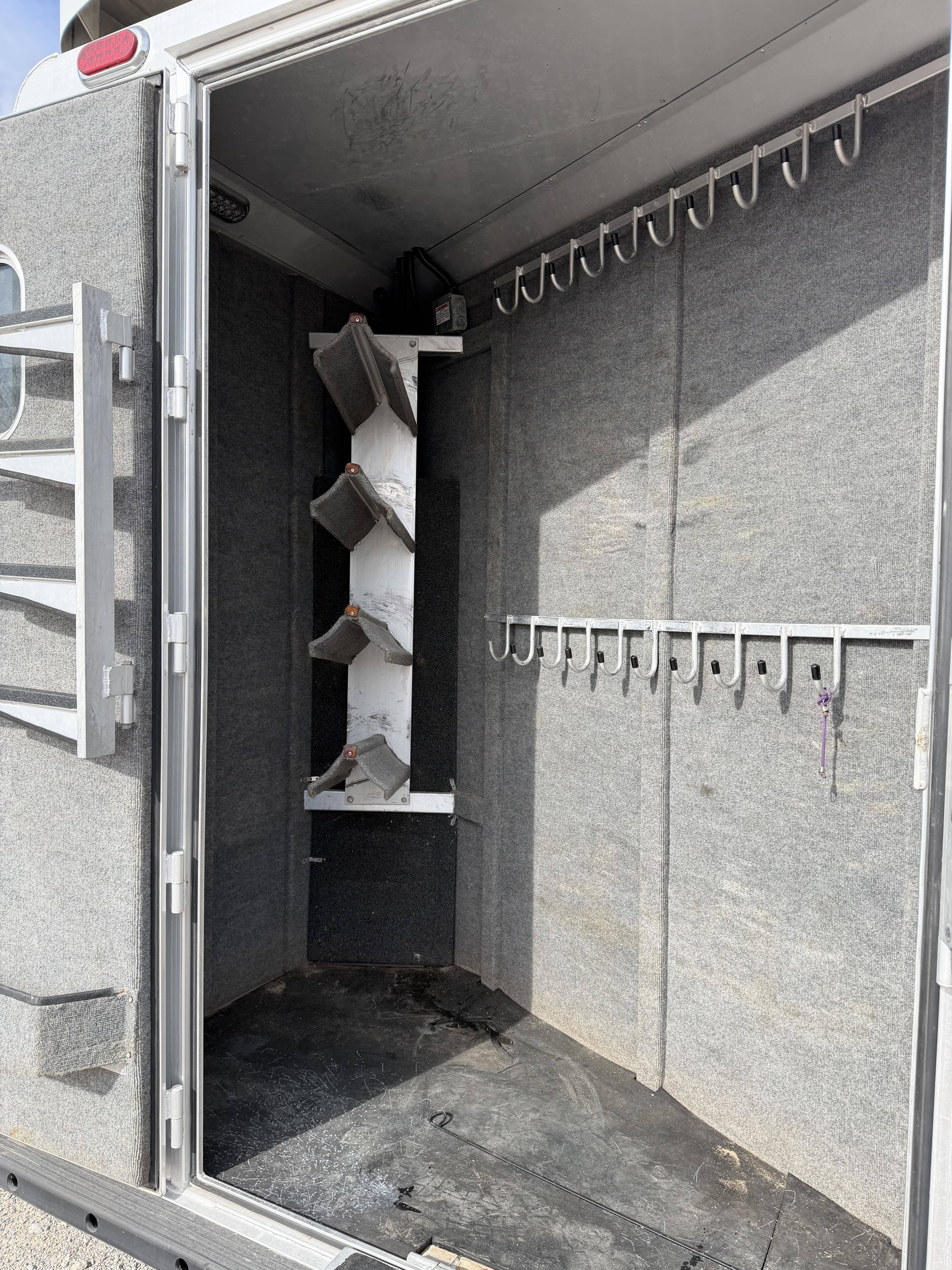 2015 Platinum Coach 4H 15'6 SW Slide Out Side Load Living Quarter Trailers