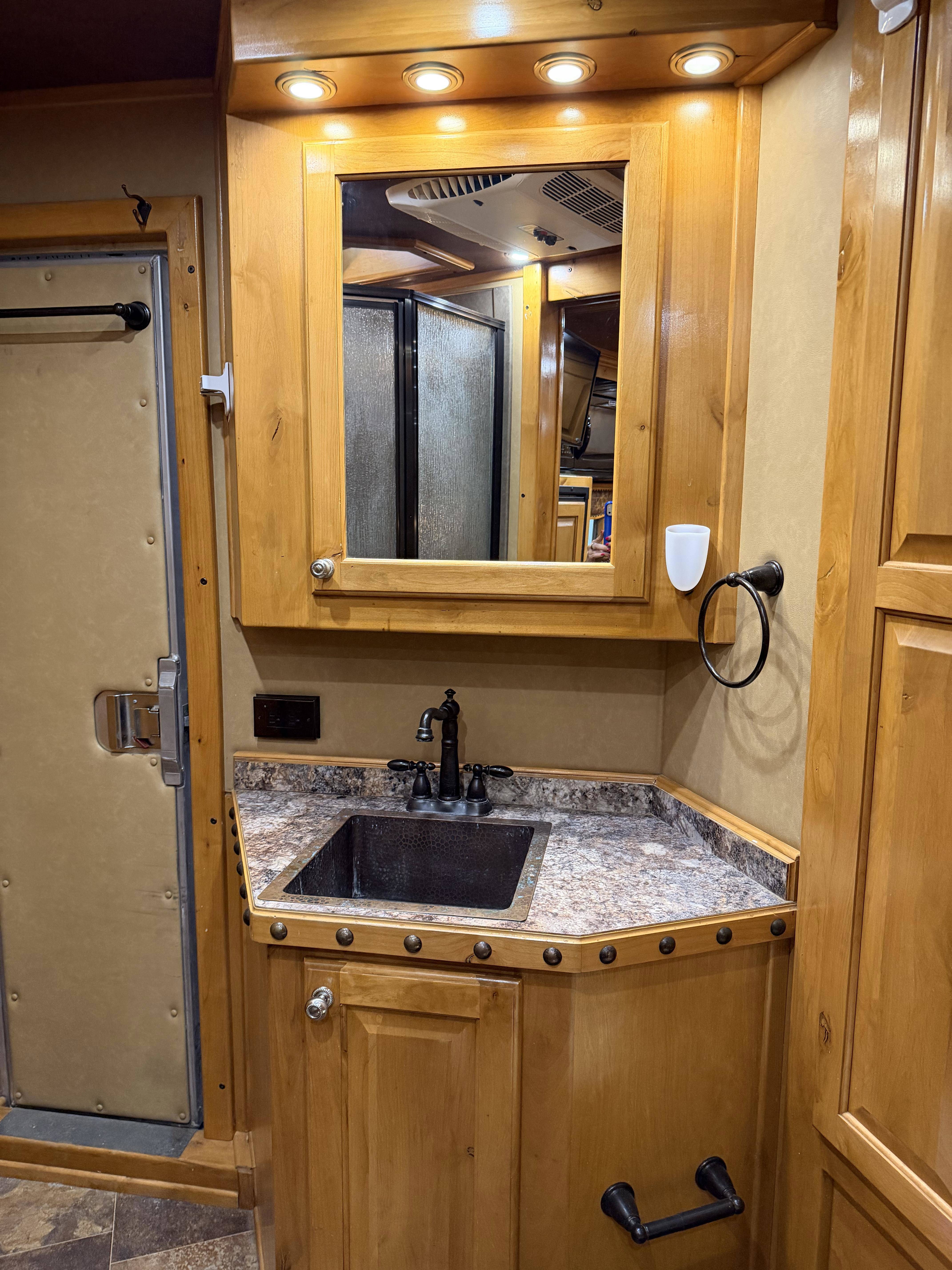 2015 Platinum Coach 4H 15'6 SW Slide Out Side Load Living Quarter Trailers