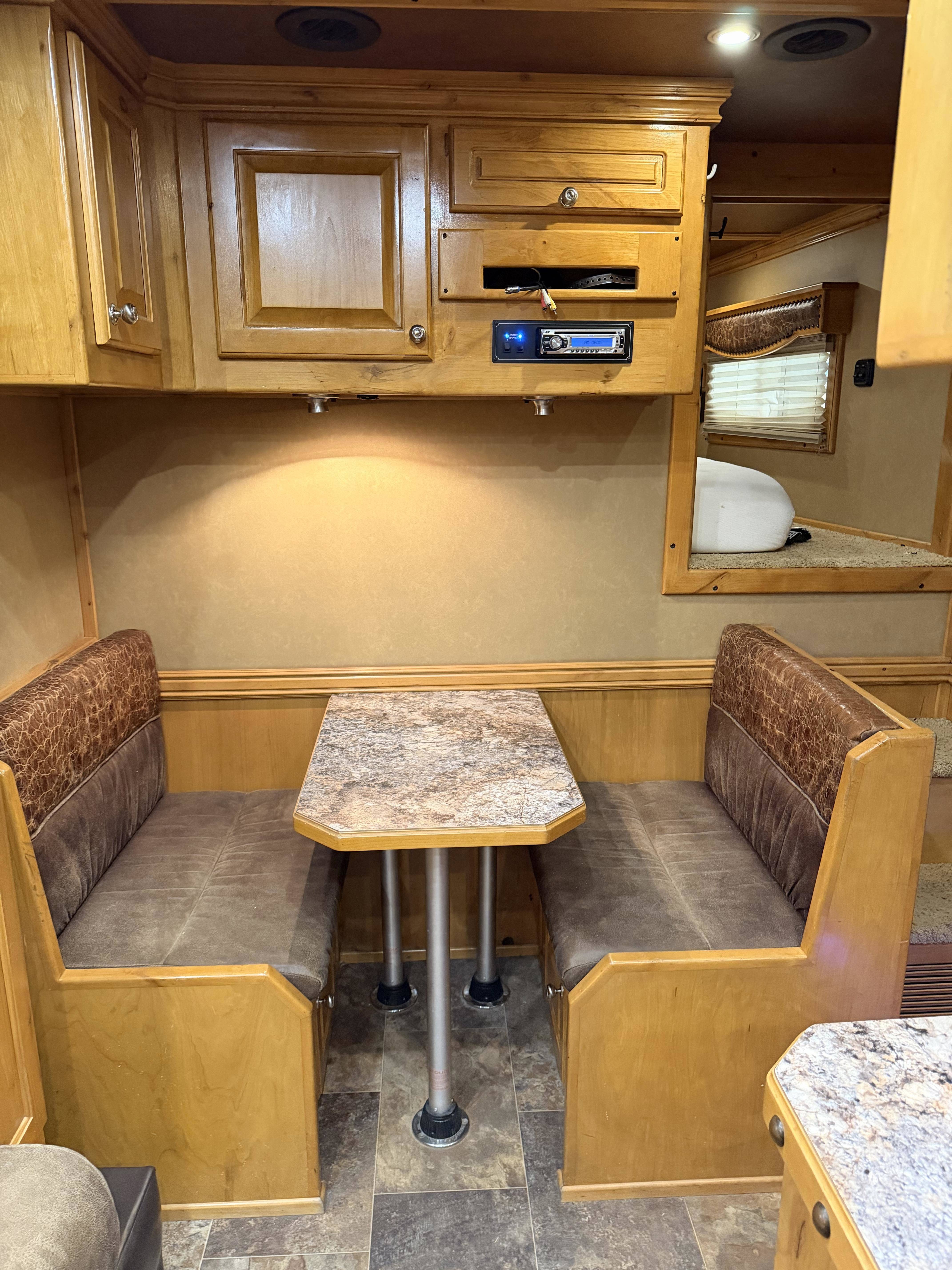 2015 Platinum Coach 4H 15'6 SW Slide Out Side Load Living Quarter Trailers