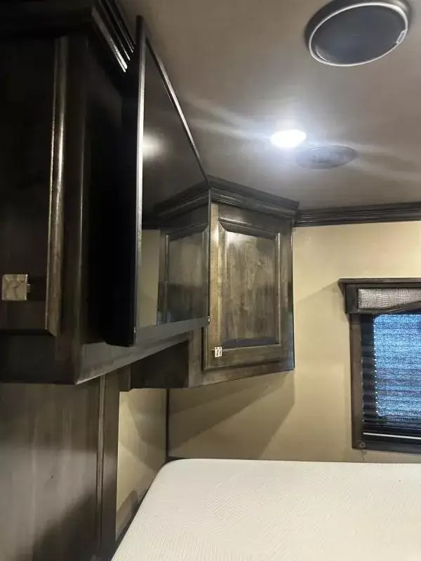 2024 Bloomer Trailers 4H 18'6 SW Jumbo Slide Side Load w/ AirRide & Diesel Gen Horse Trailer Living Quarter Trailers