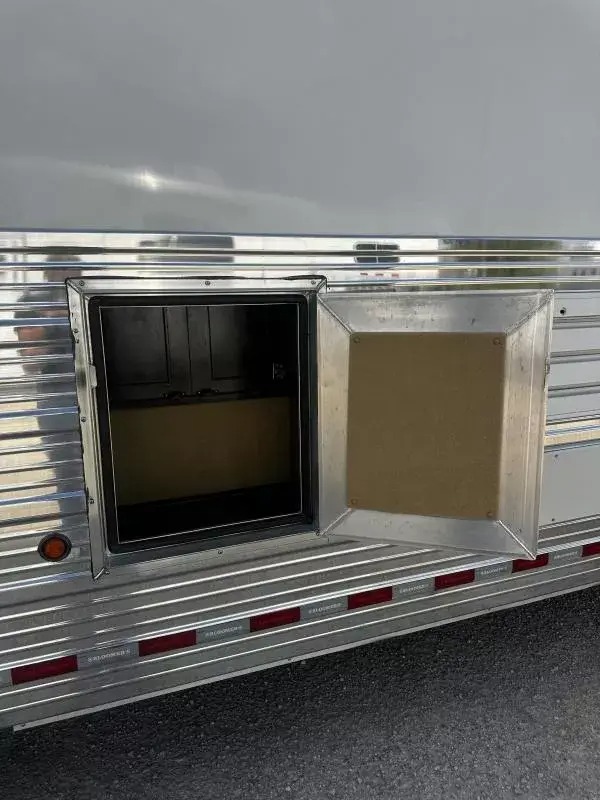 2024 Bloomer Trailers 4H 18'6 SW Jumbo Slide Side Load w/ AirRide & Diesel Gen Horse Trailer Living Quarter Trailers